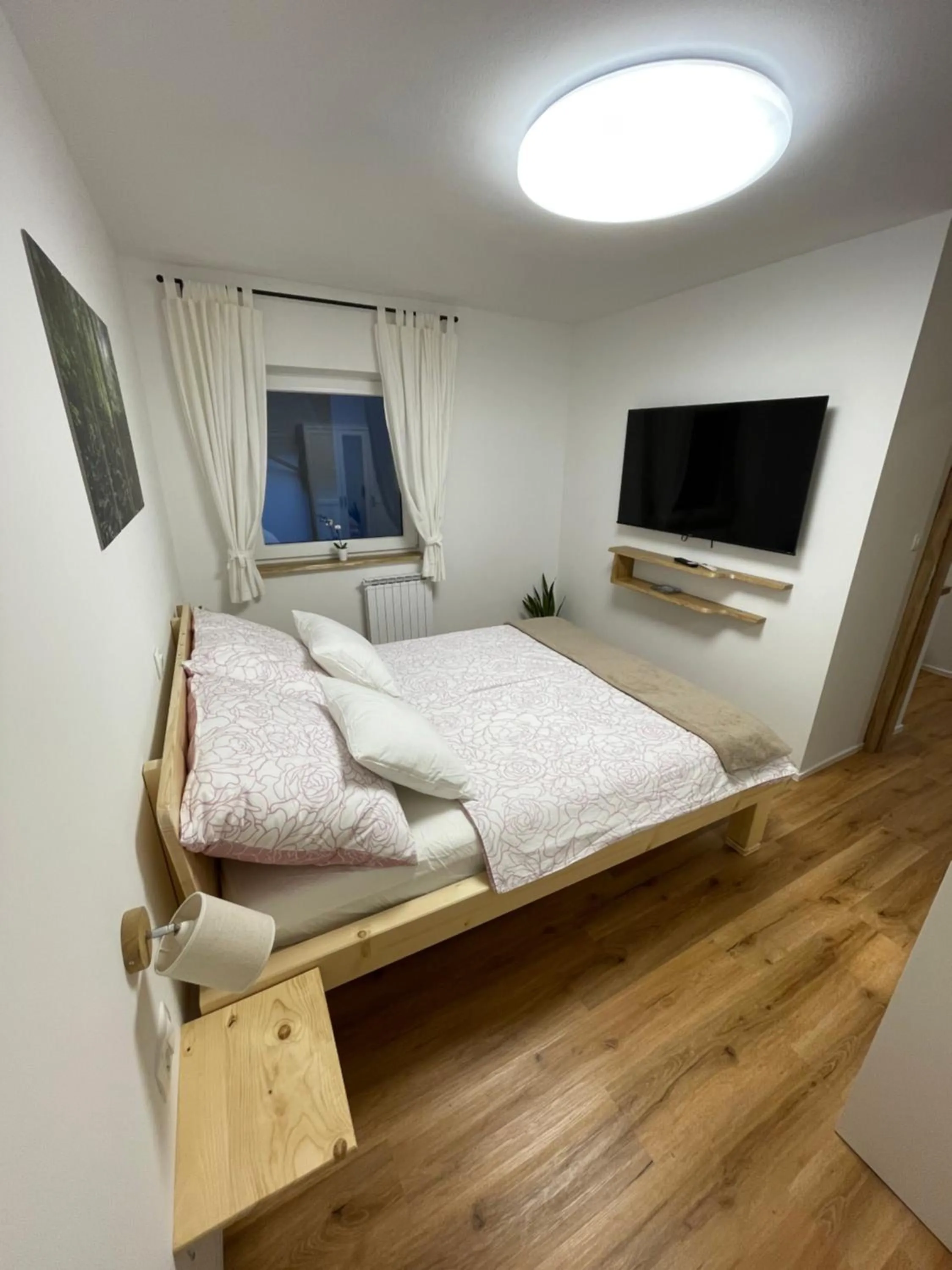Bed in Apartma Guide 360