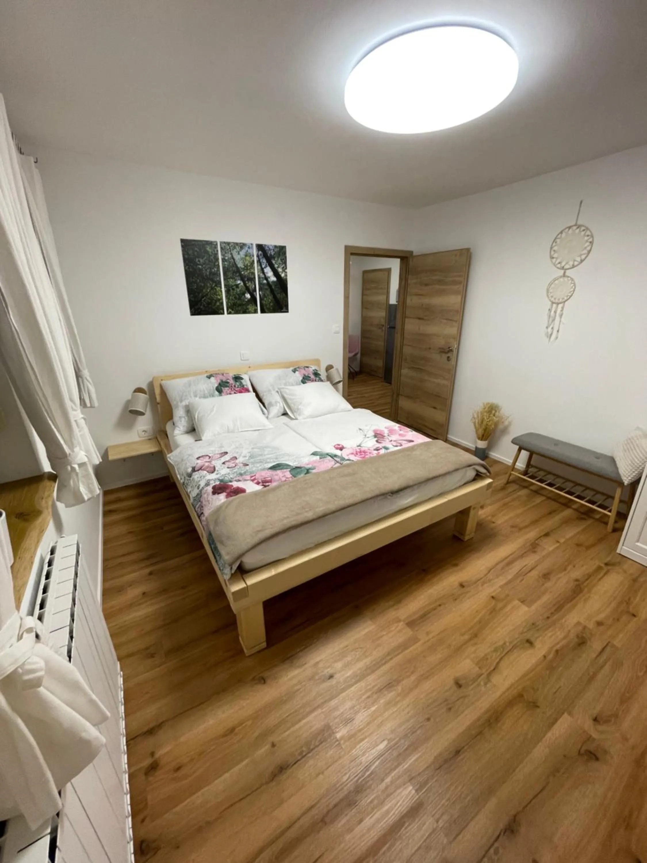 Bed in Apartma Guide 360