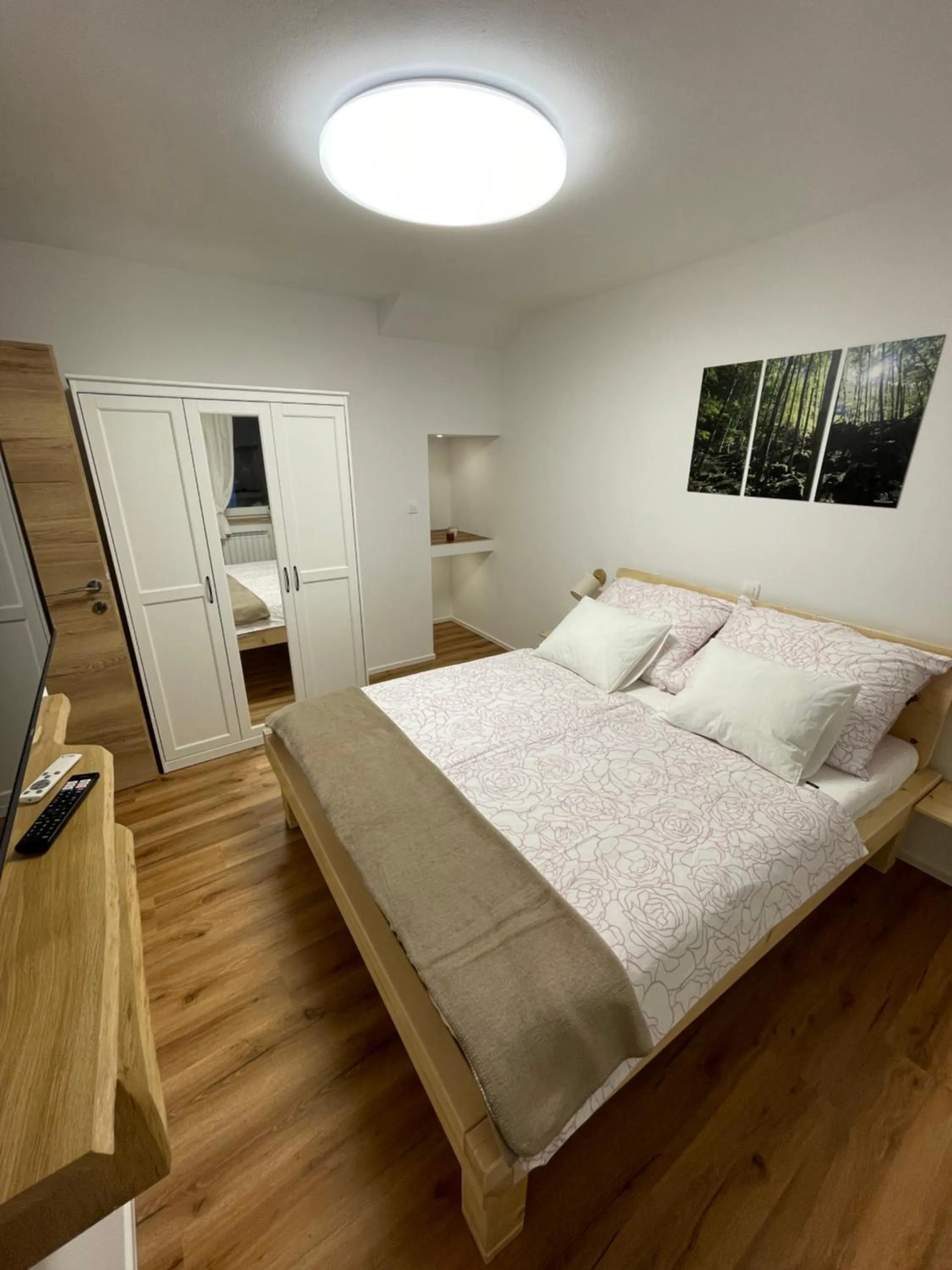 Bed in Apartma Guide 360
