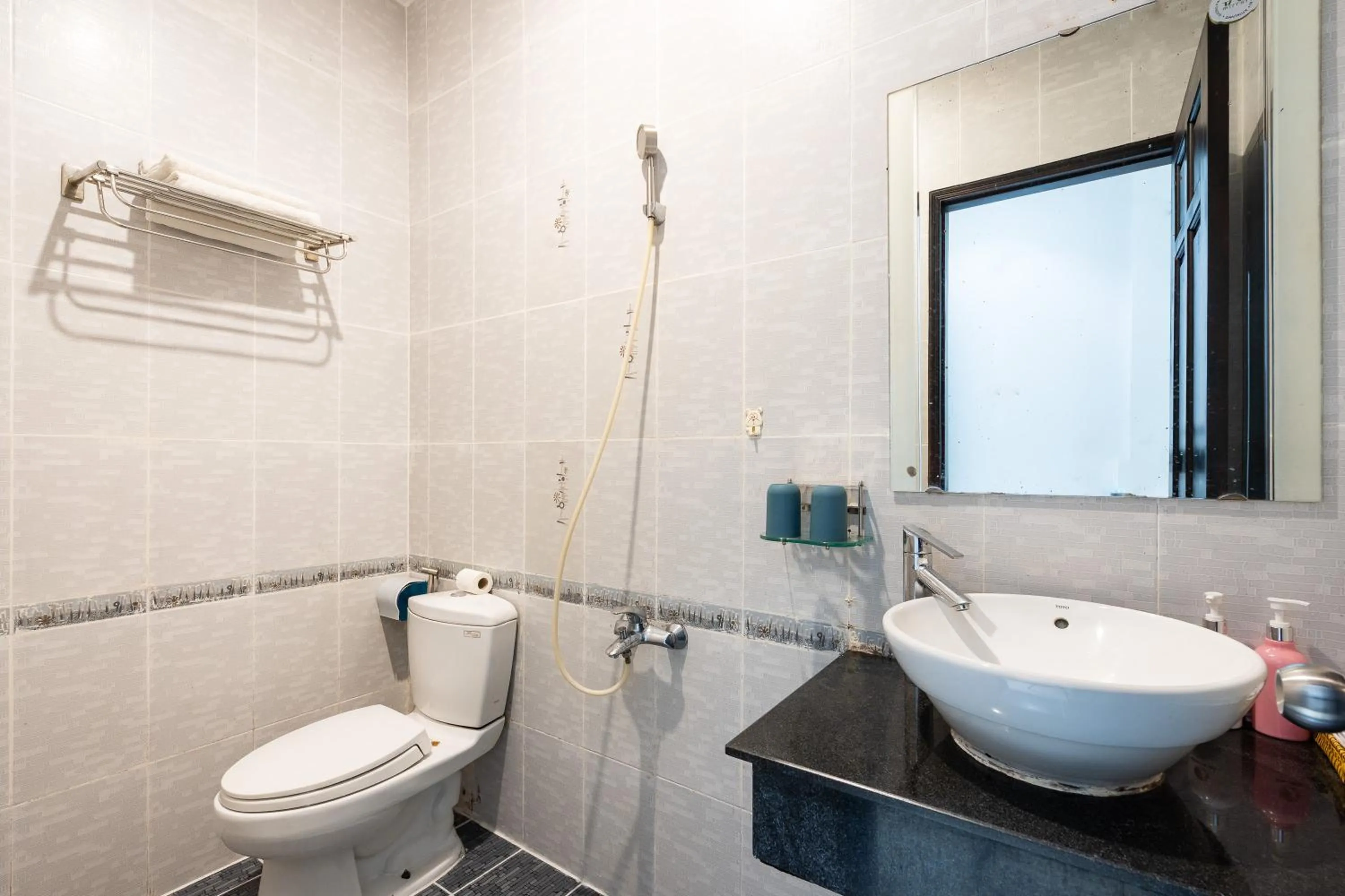 Shower in Nicecy Daily - Bui Vien Walking Street