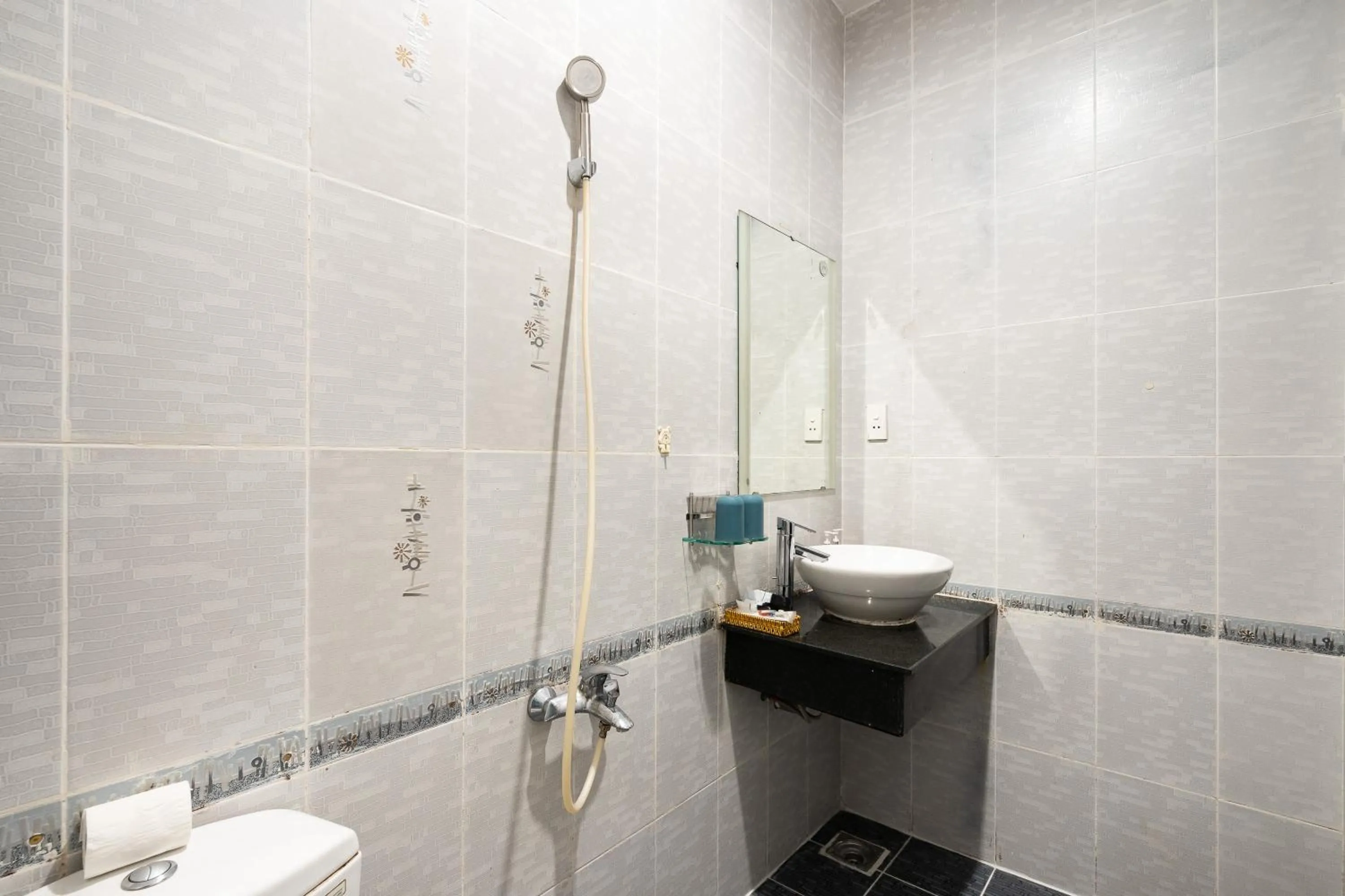 Shower in Nicecy Daily - Bui Vien Walking Street