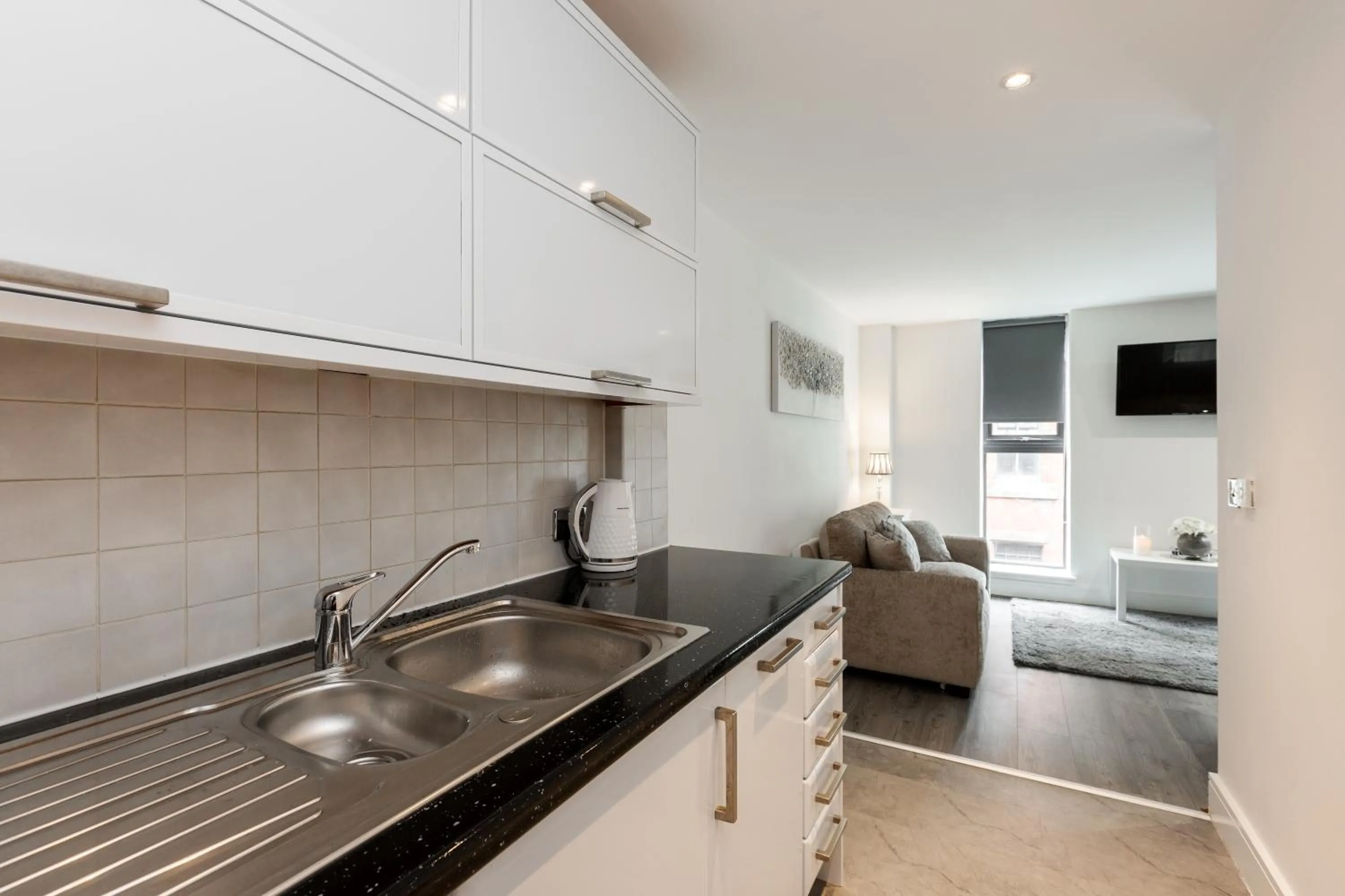 Kitchen or kitchenette in RST Cumberland Street