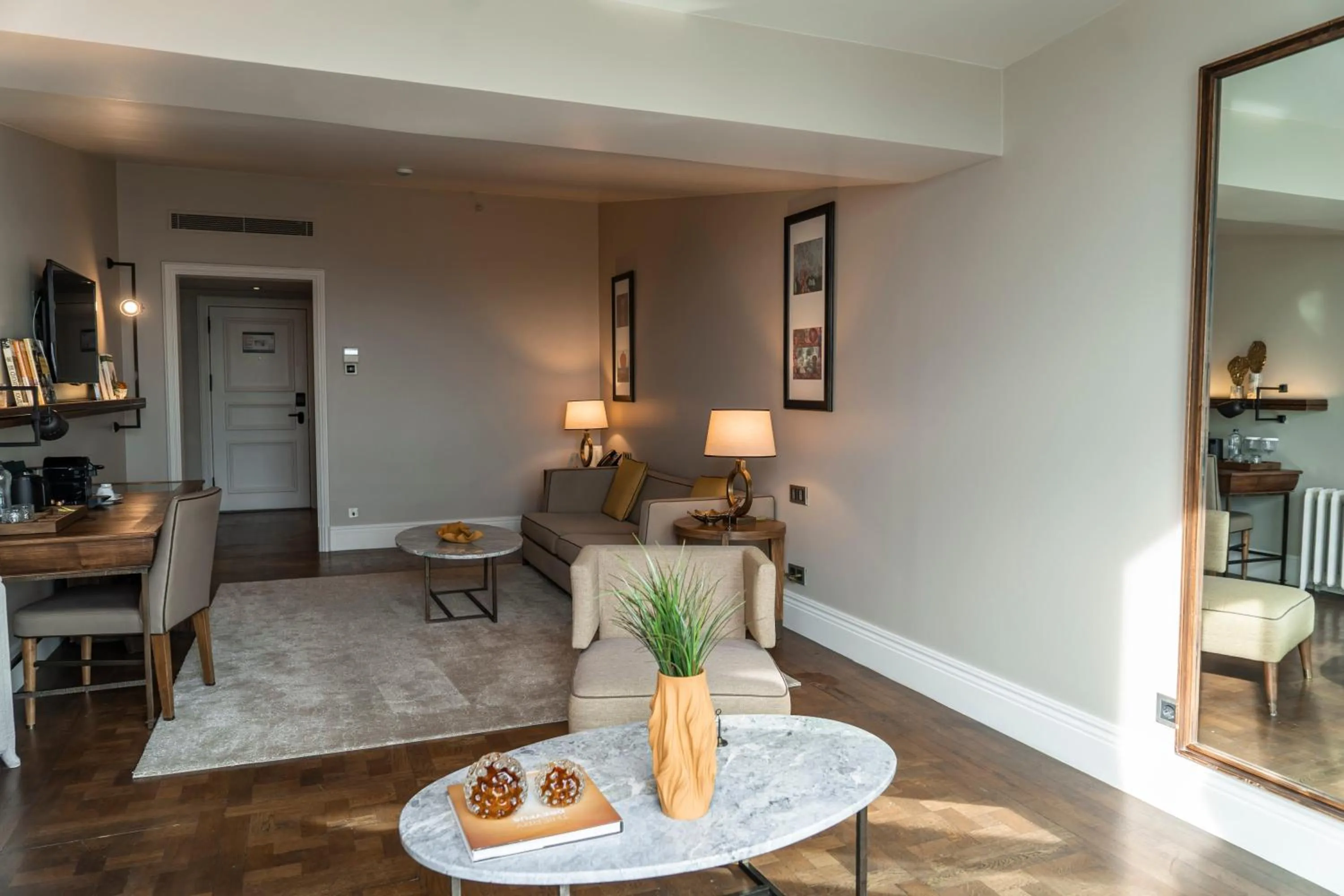 TV and multimedia in The Bank Hotel Istanbul, a Member of Design Hotels