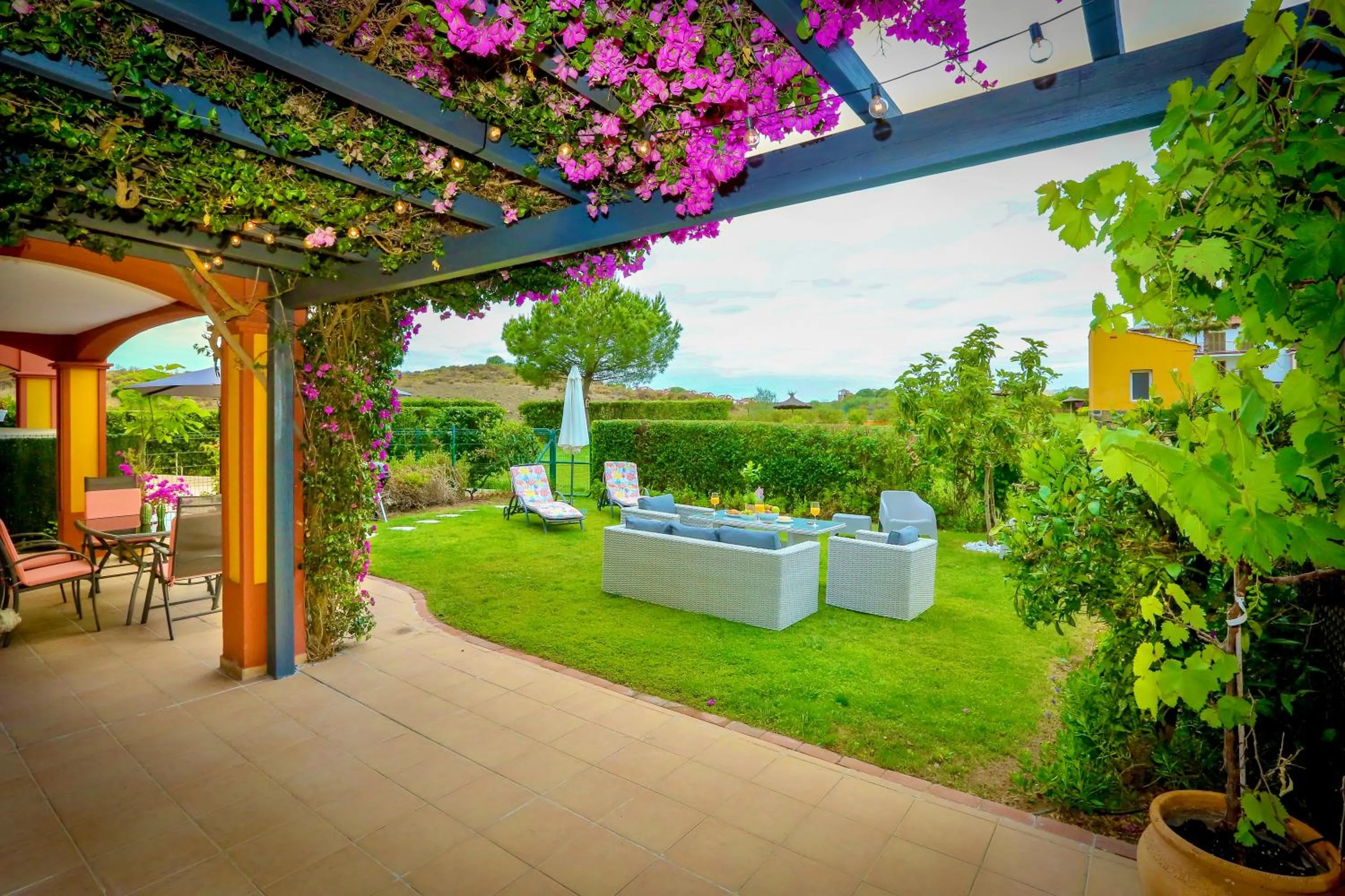 Garden in Pura Villa- Buganvillas Ayamonte