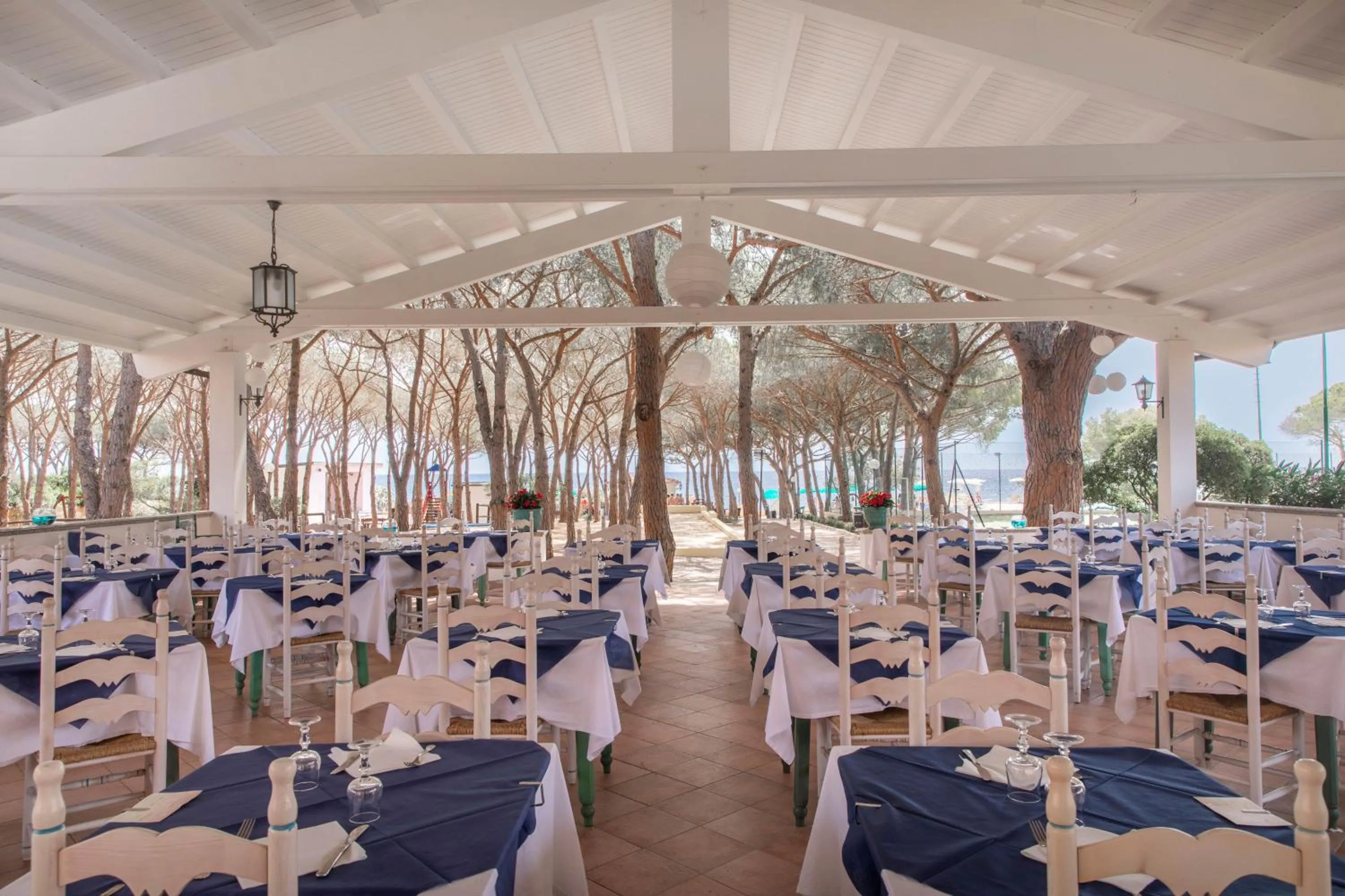 Restaurant/places to eat in Club Hotel Marina Seada Beach