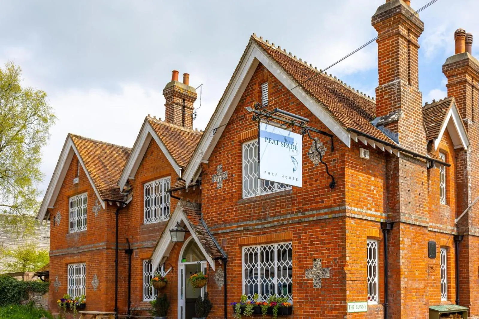 Property building in The Peat Spade Inn