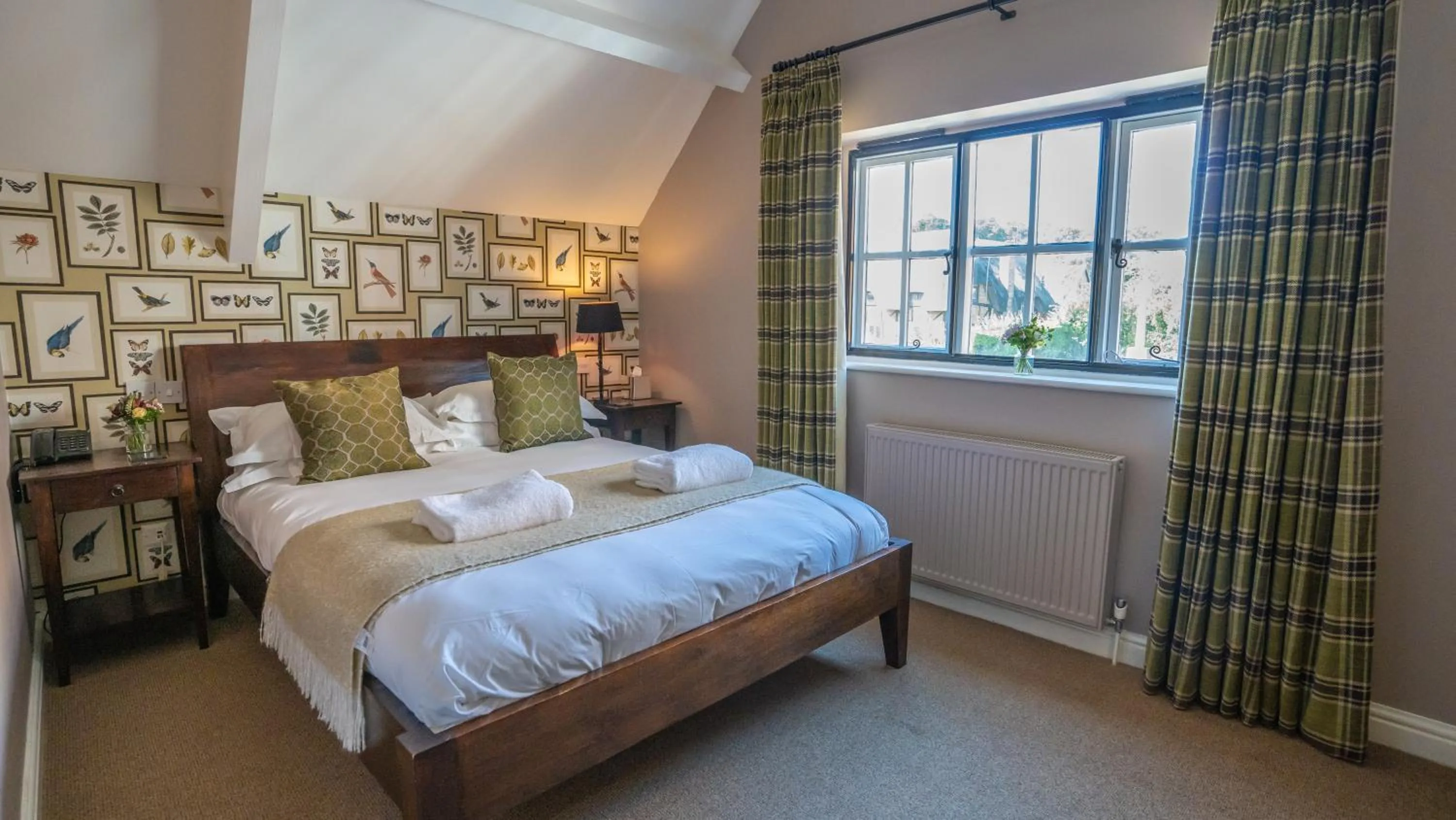 Bedroom, Bed in The Peat Spade Inn