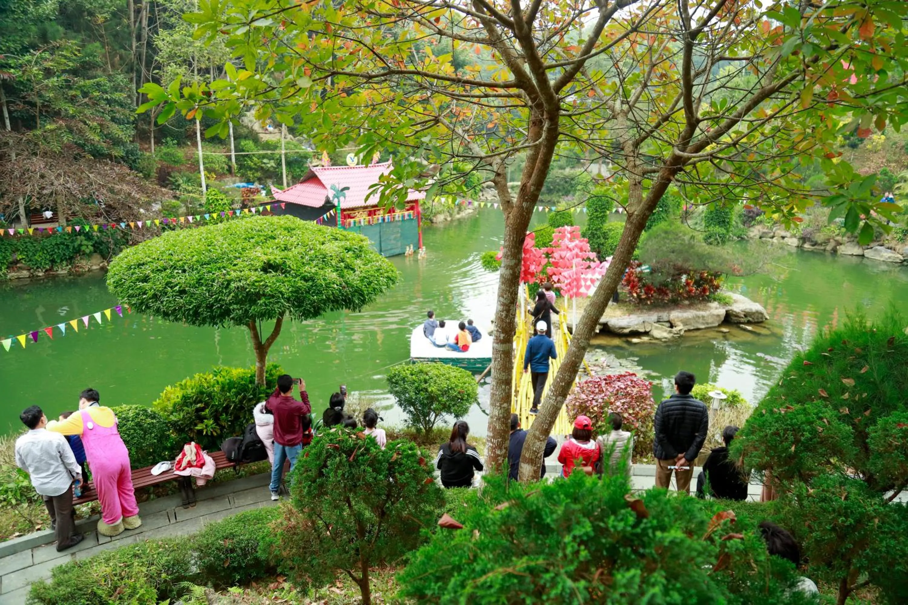 Property building in MEDDOM Park