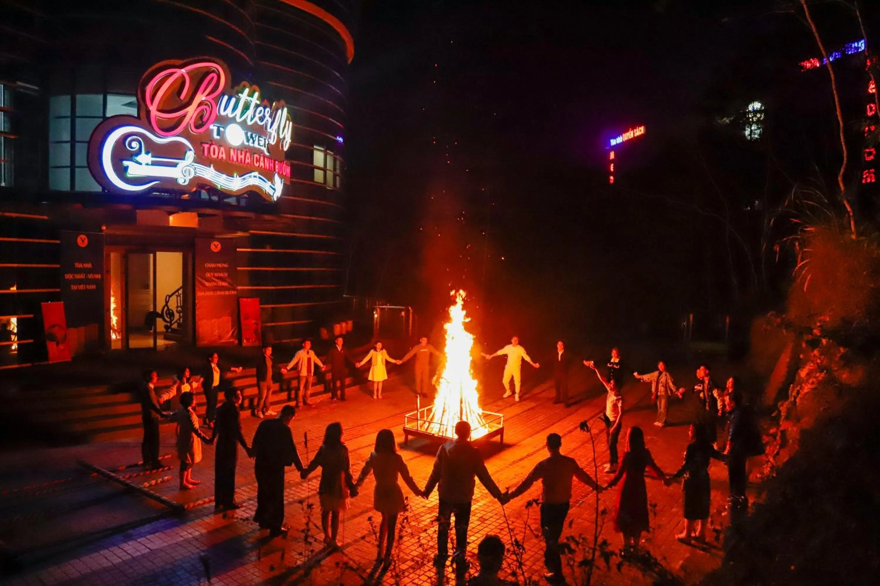 Property building in MEDDOM Park