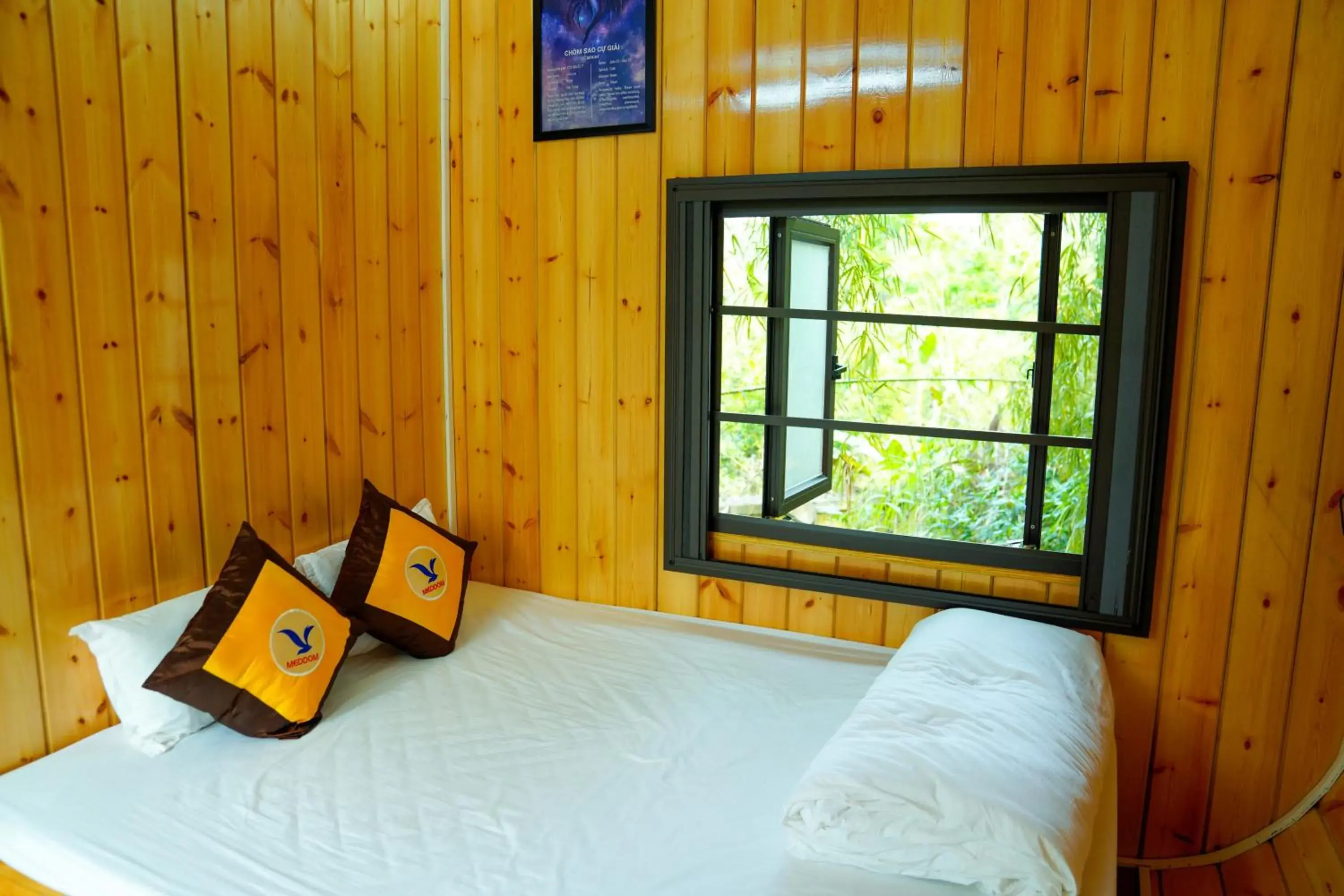 Bed in MEDDOM Park Bed in MEDDOM Park