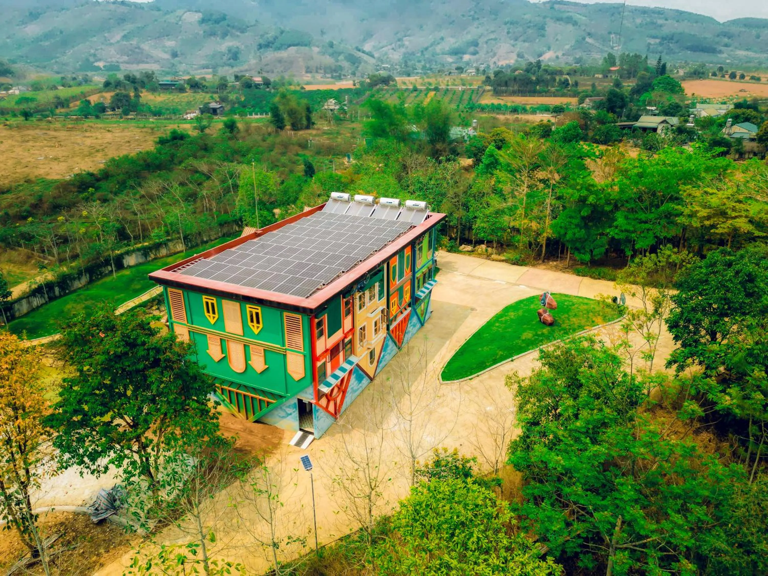 Property building in MEDDOM Park