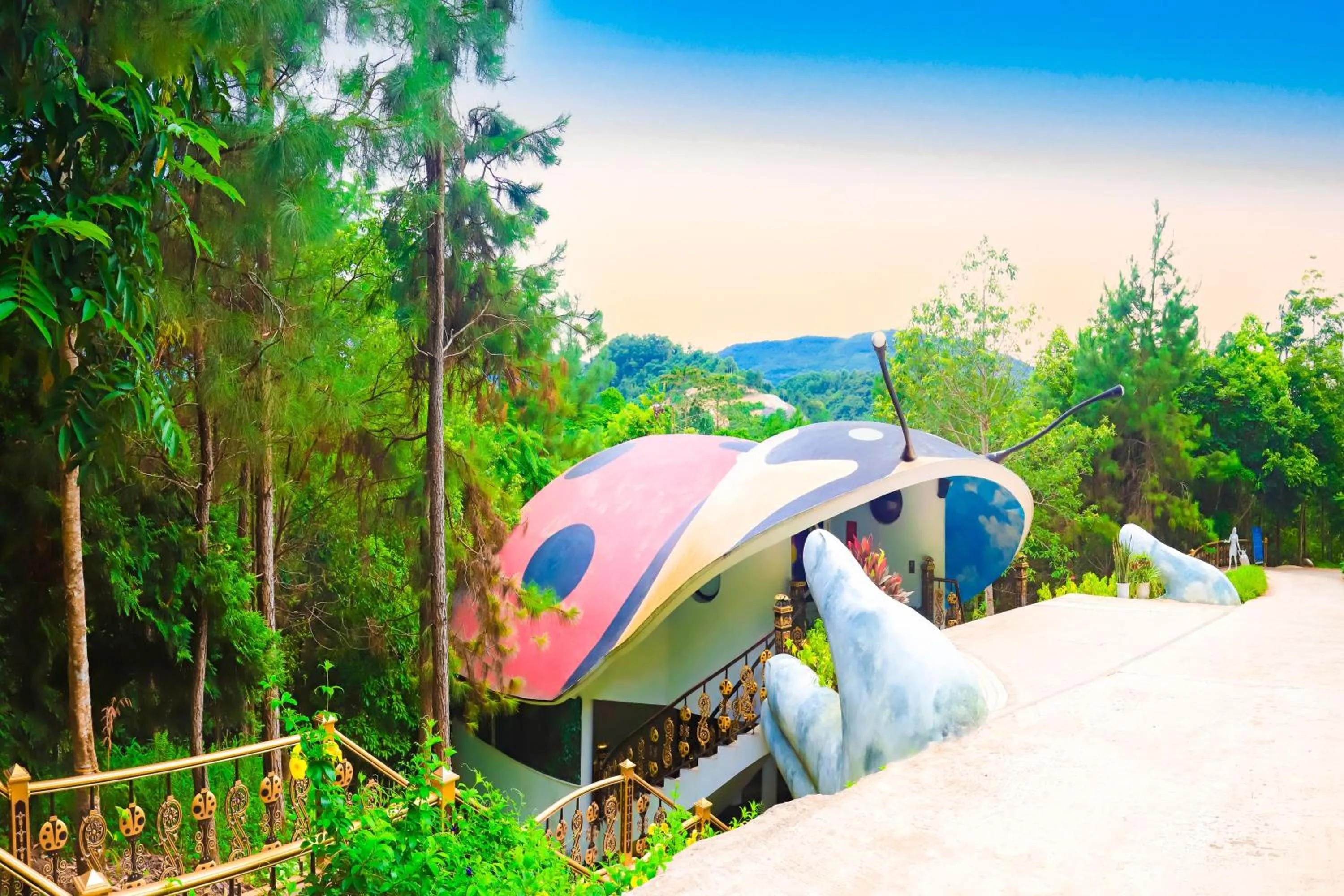 Property building in MEDDOM Park