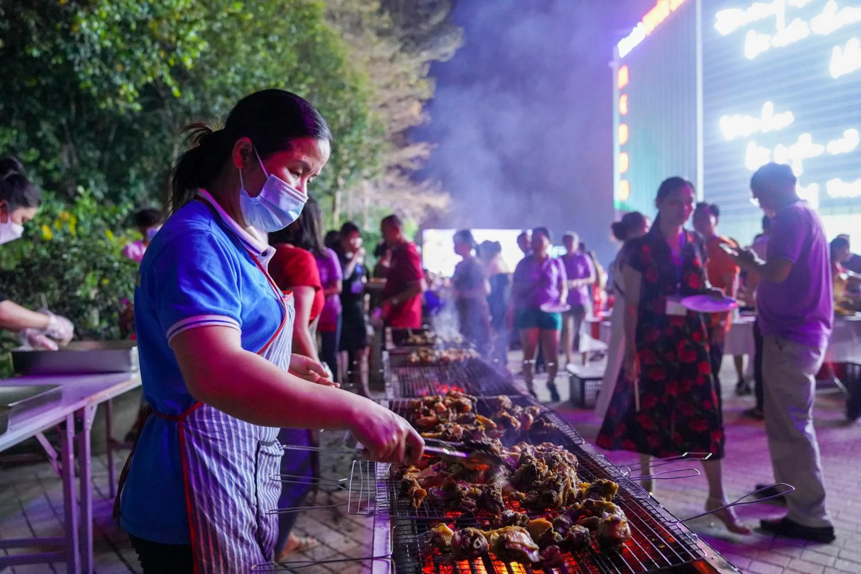 Restaurant/places to eat in MEDDOM Park