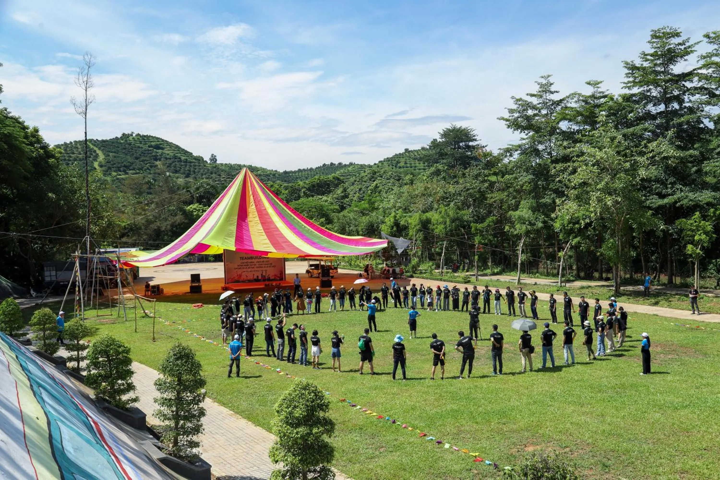 Property building in MEDDOM Park