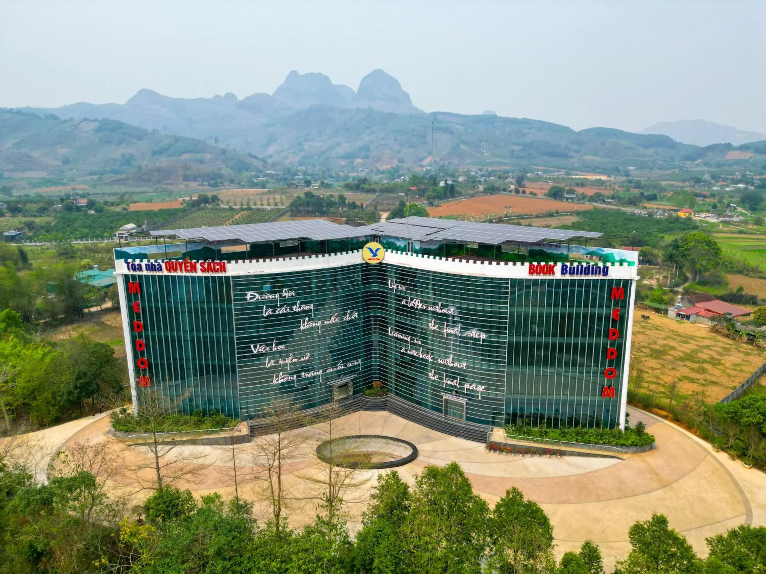 Property building in MEDDOM Park Property building in MEDDOM Park