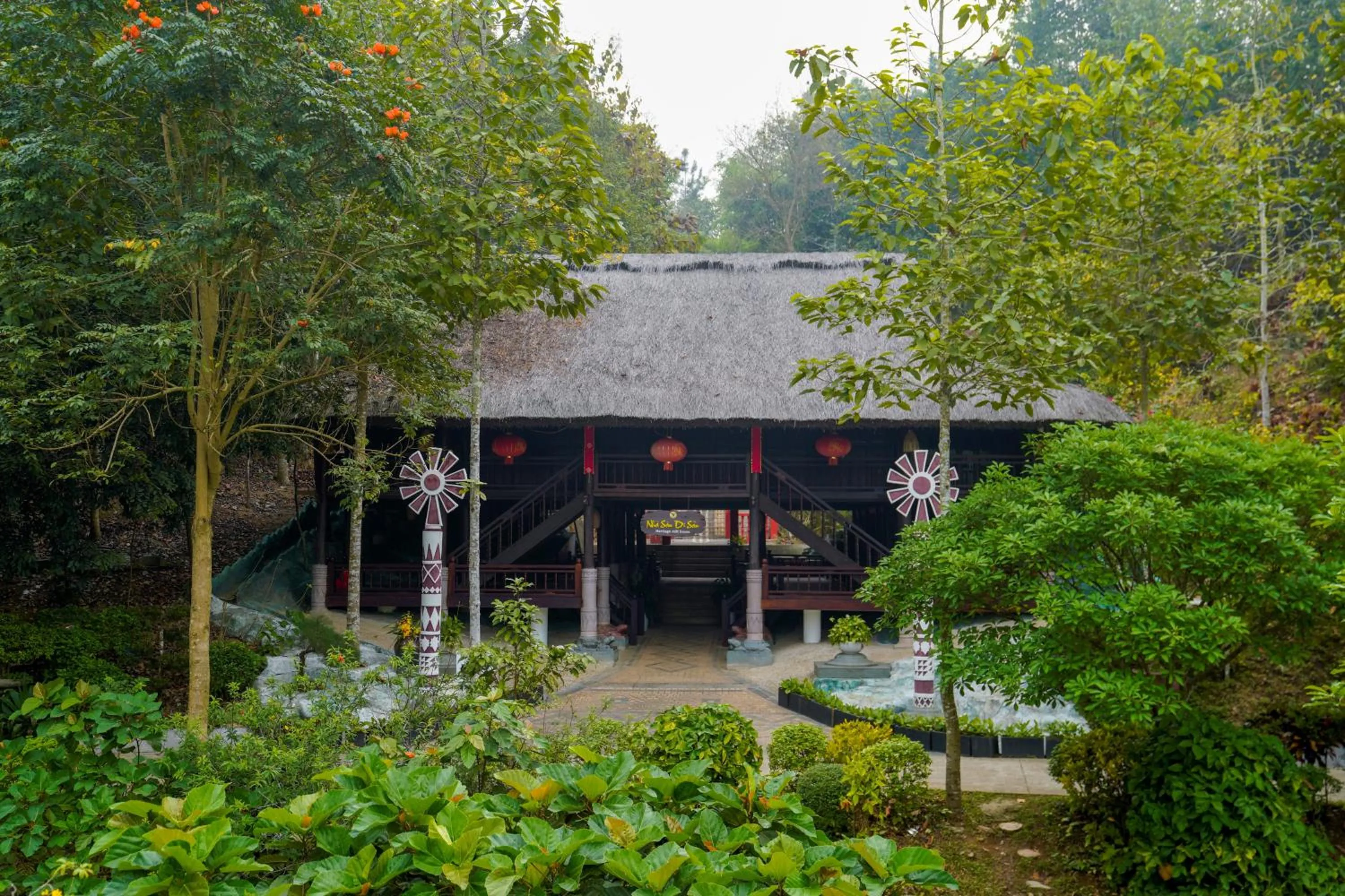 Property building in MEDDOM Park