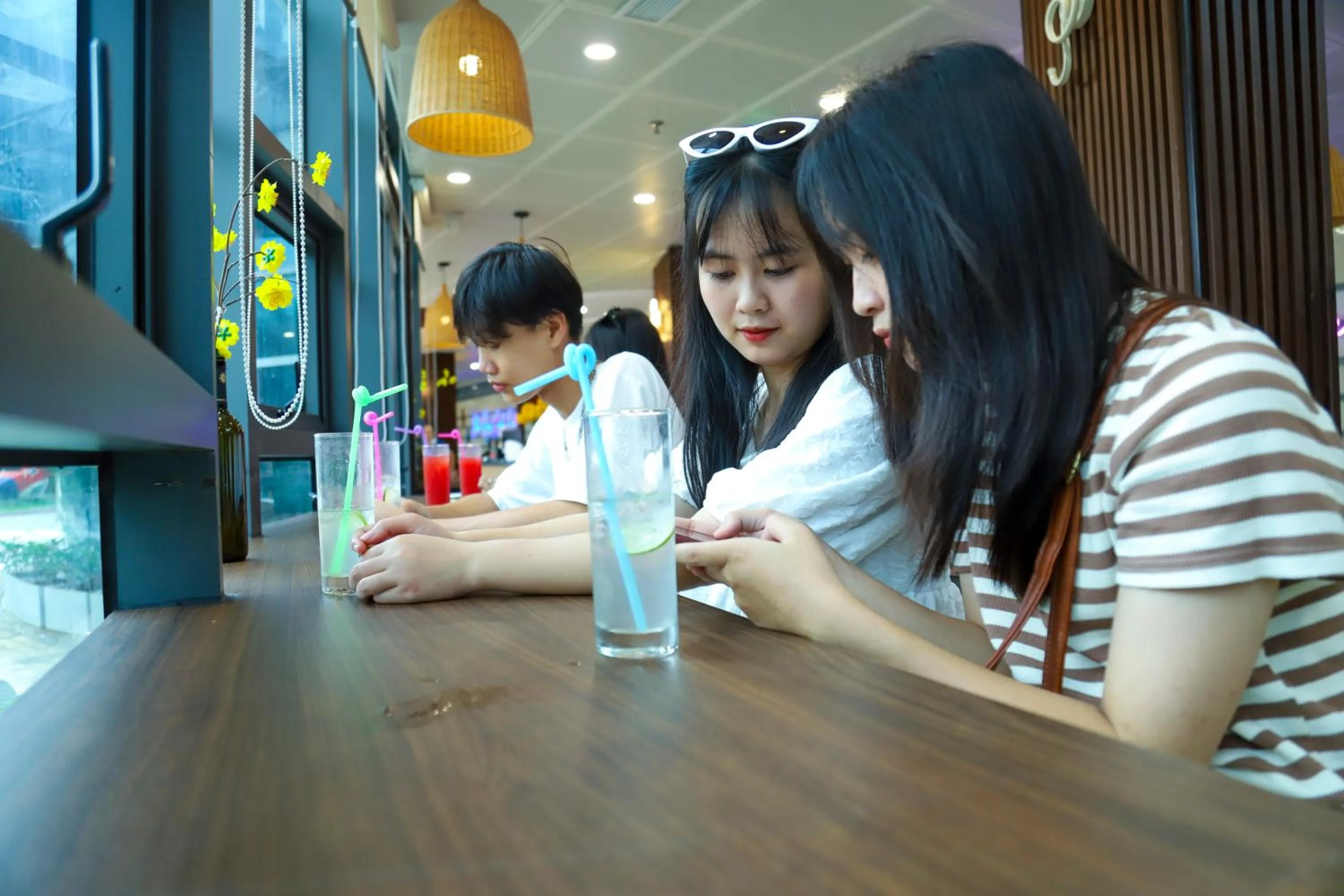 Restaurant/places to eat in MEDDOM Park