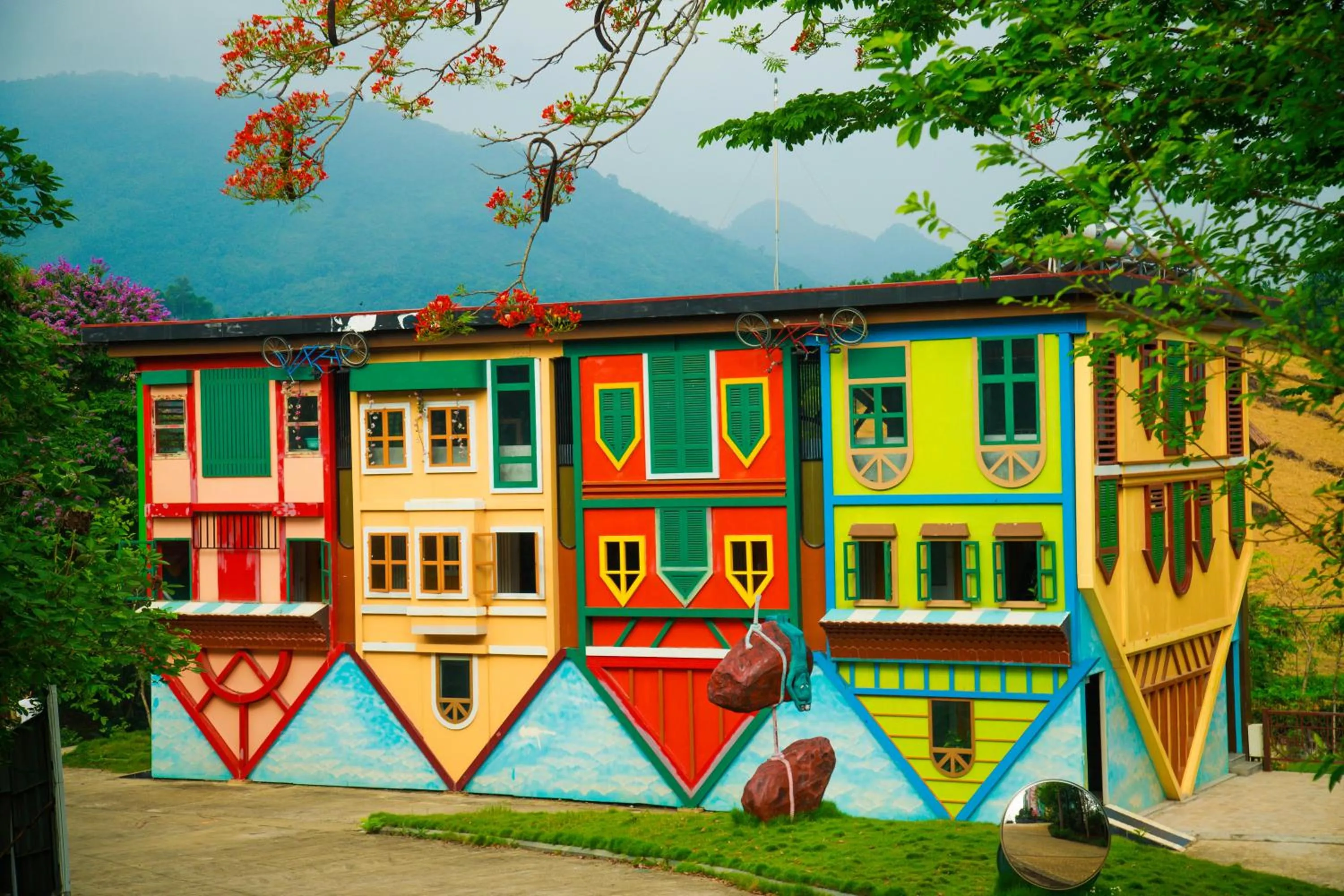 Property building in MEDDOM Park