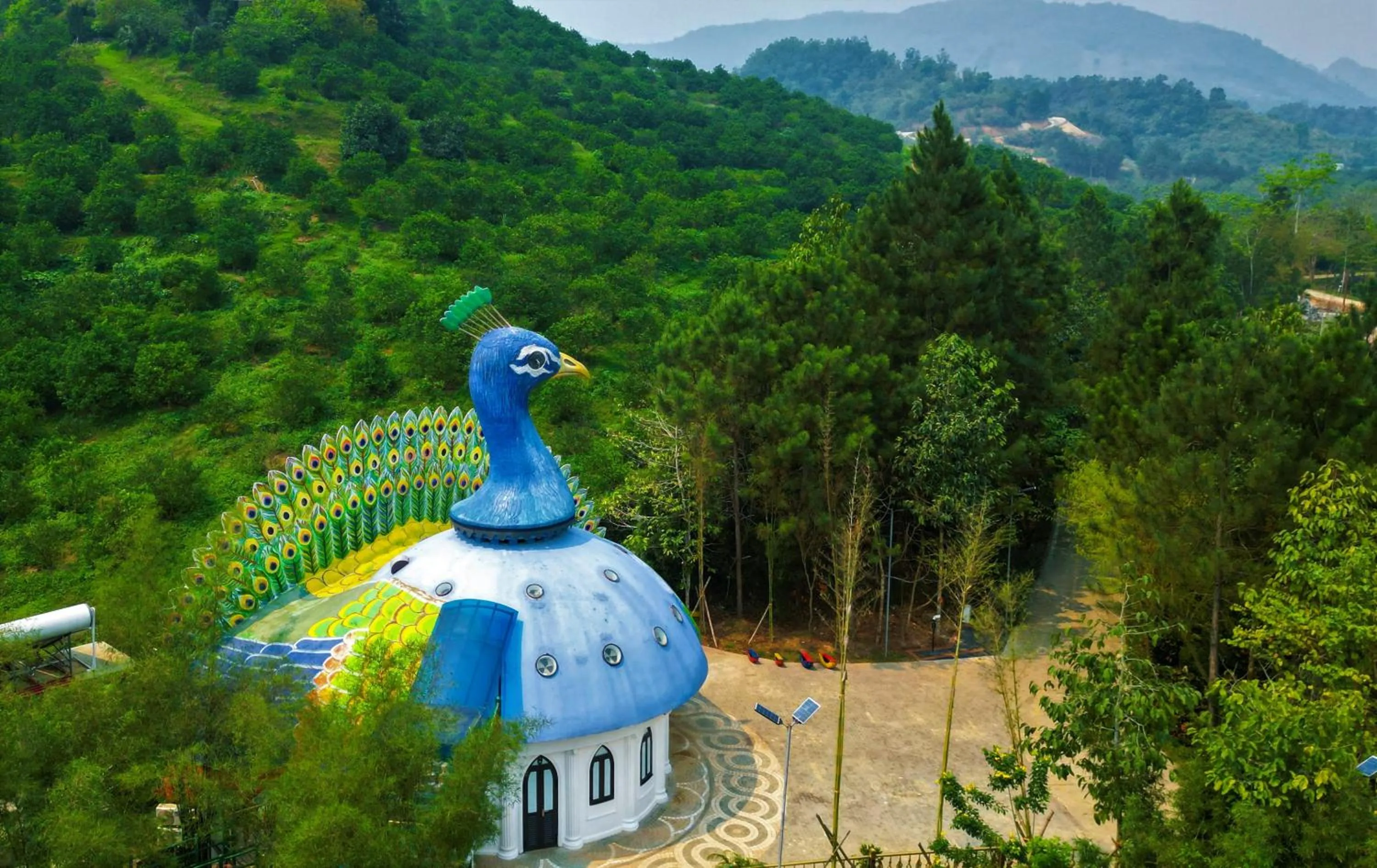 Nearby landmark in MEDDOM Park