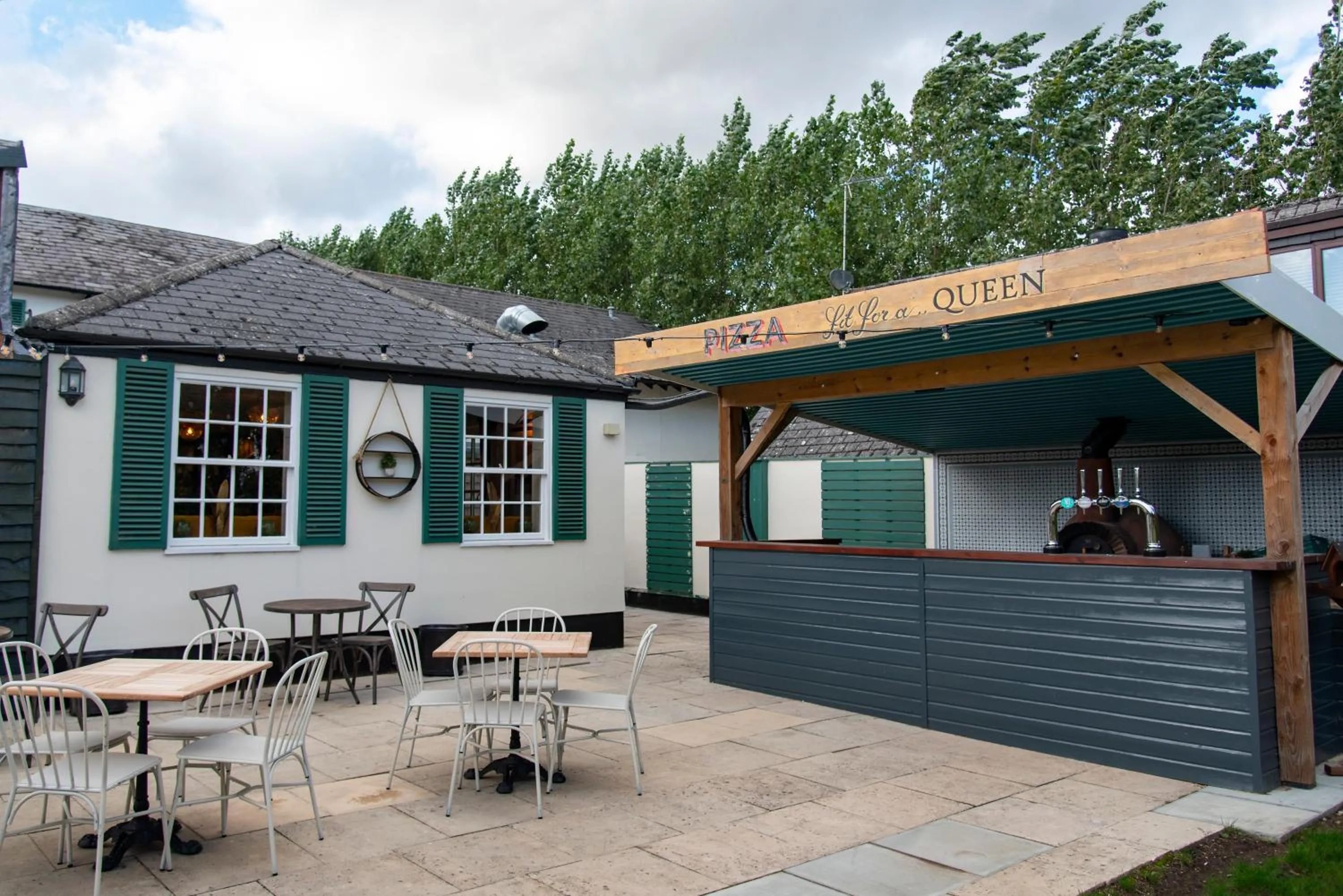 Patio in The Queen's Arms