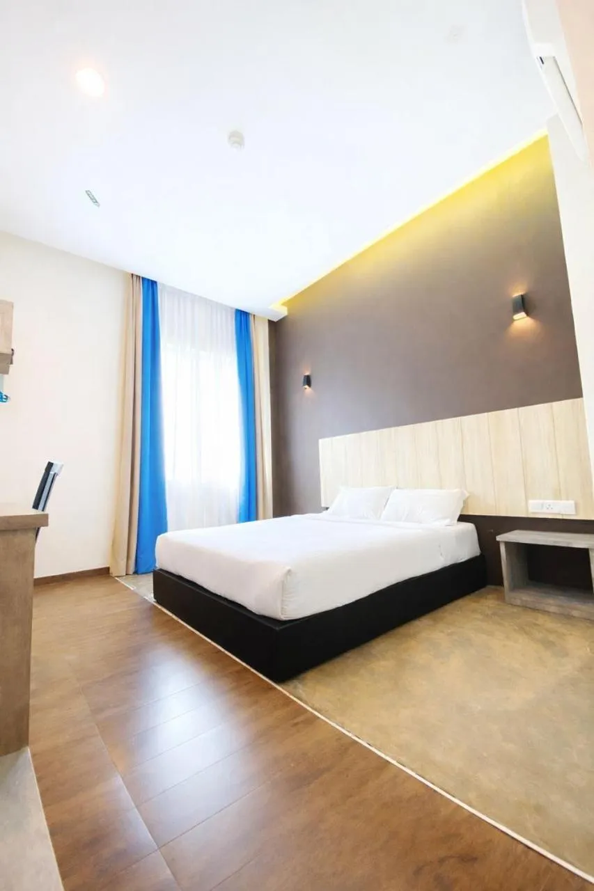 Bed in KARANG TIMUR Hotel