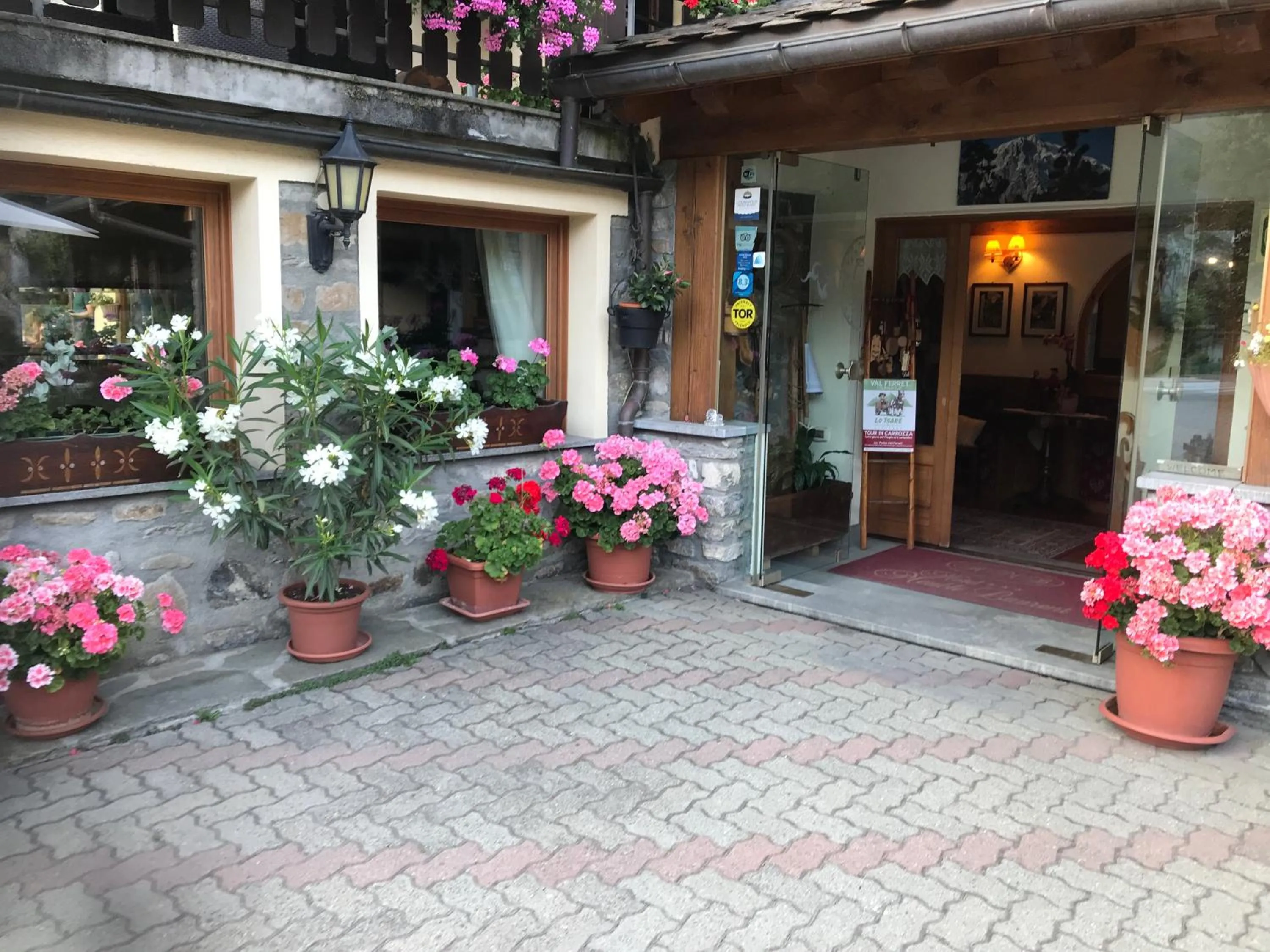 Facade/entrance in Maison Laurent