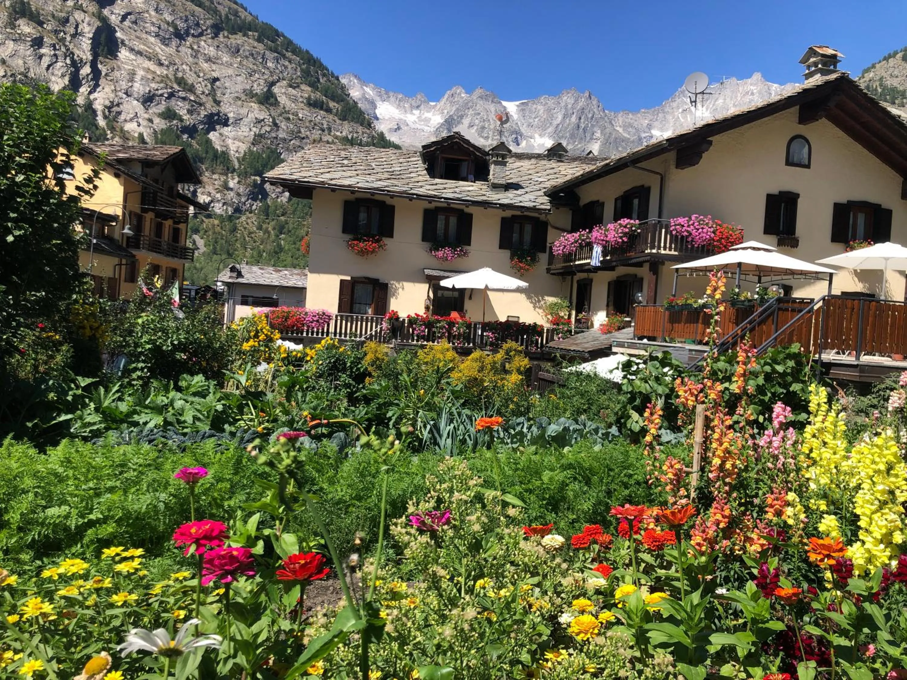 Property building in Maison Laurent