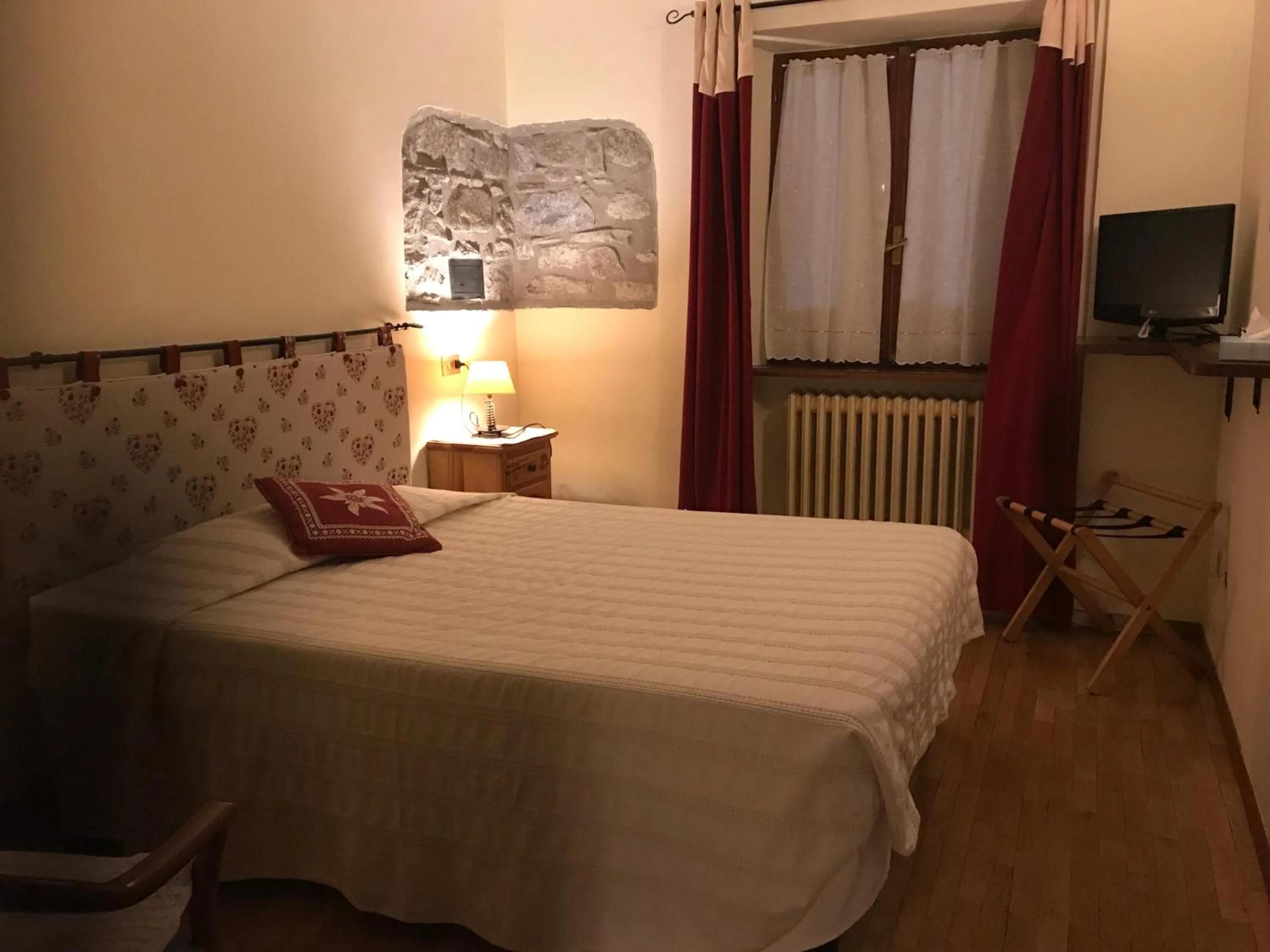 Photo of the whole room, Bed in Maison Laurent