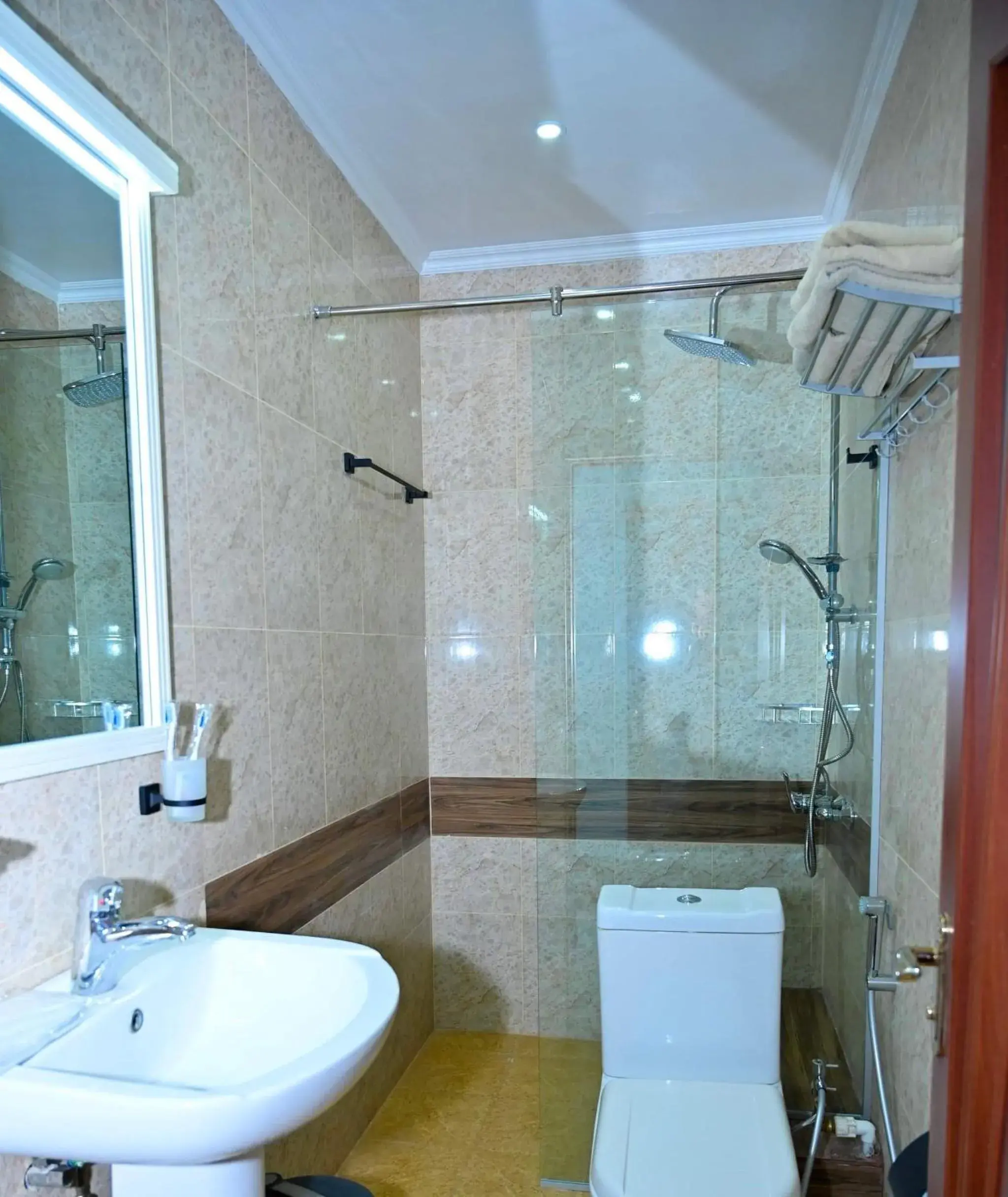 Family Suite with Balcony in Mayisyan Kamurj Hotel Family Suite with Balcony in Mayisyan Kamurj Hotel