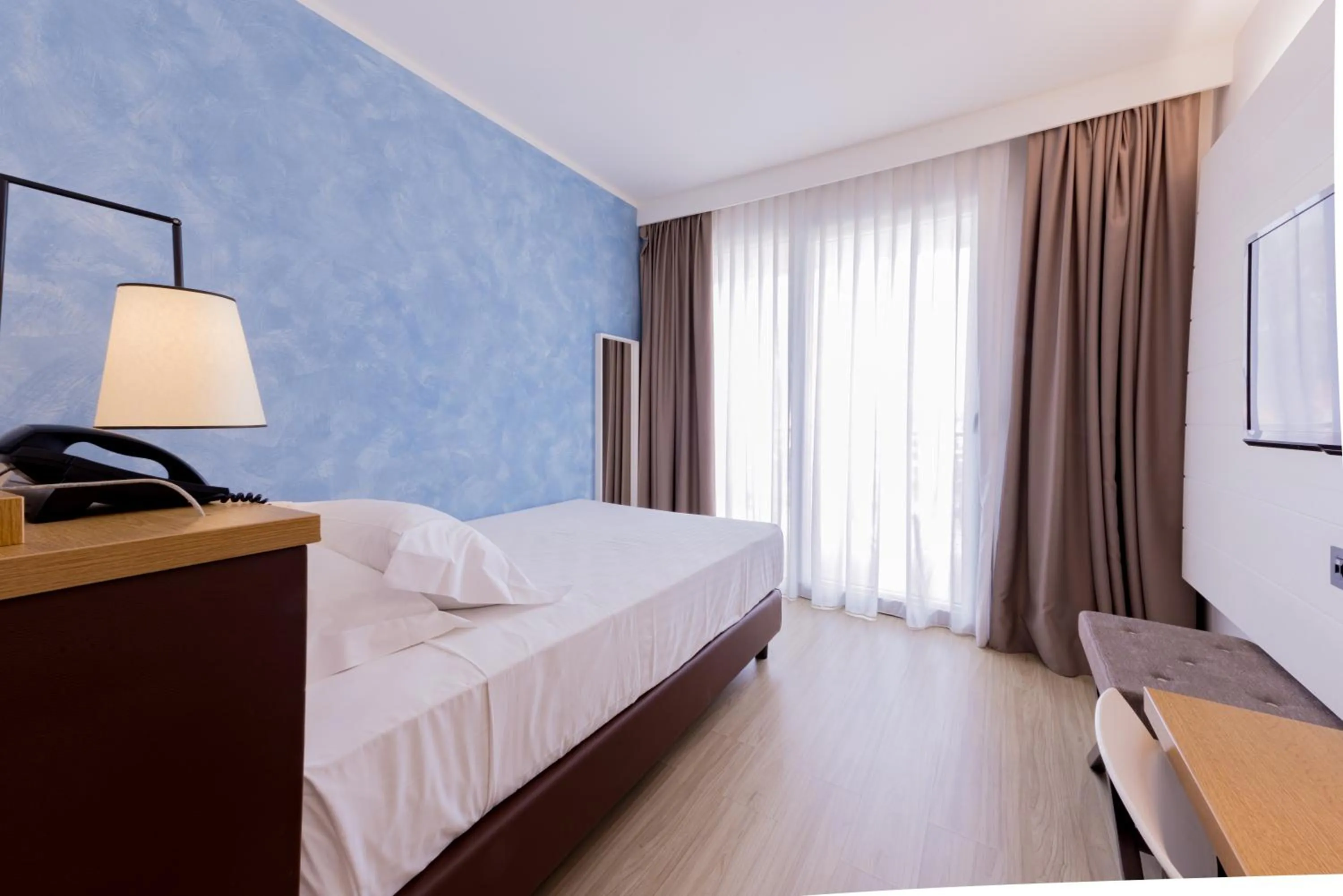 Photo of the whole room, Bed in Hotel Viareggio