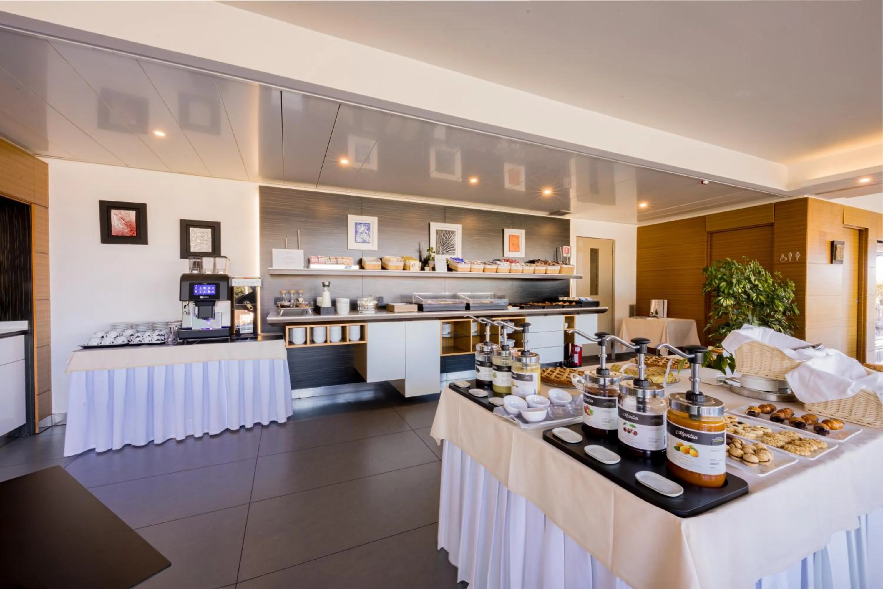 Breakfast in Hotel Viareggio