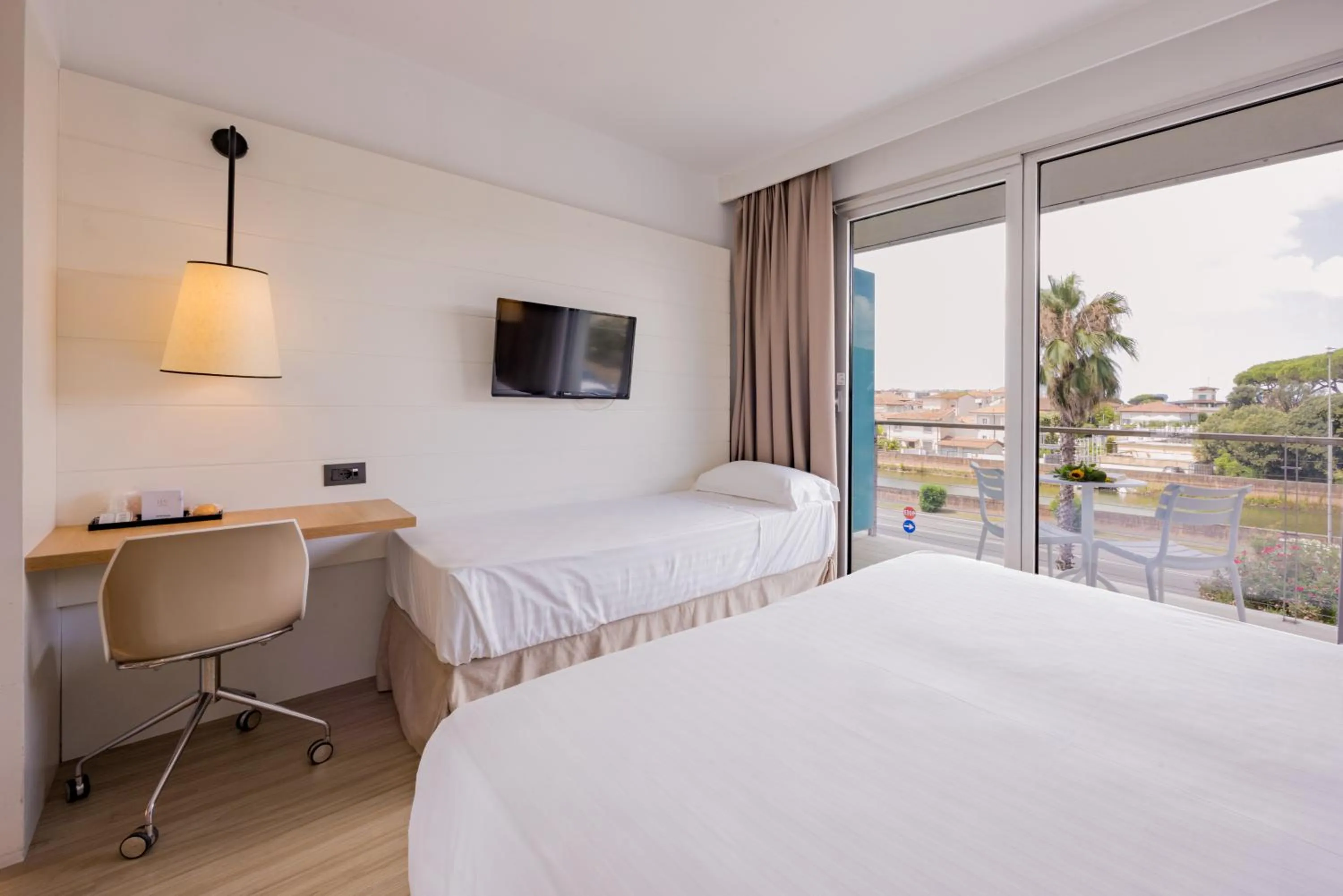 Bedroom, Bed in Hotel Viareggio