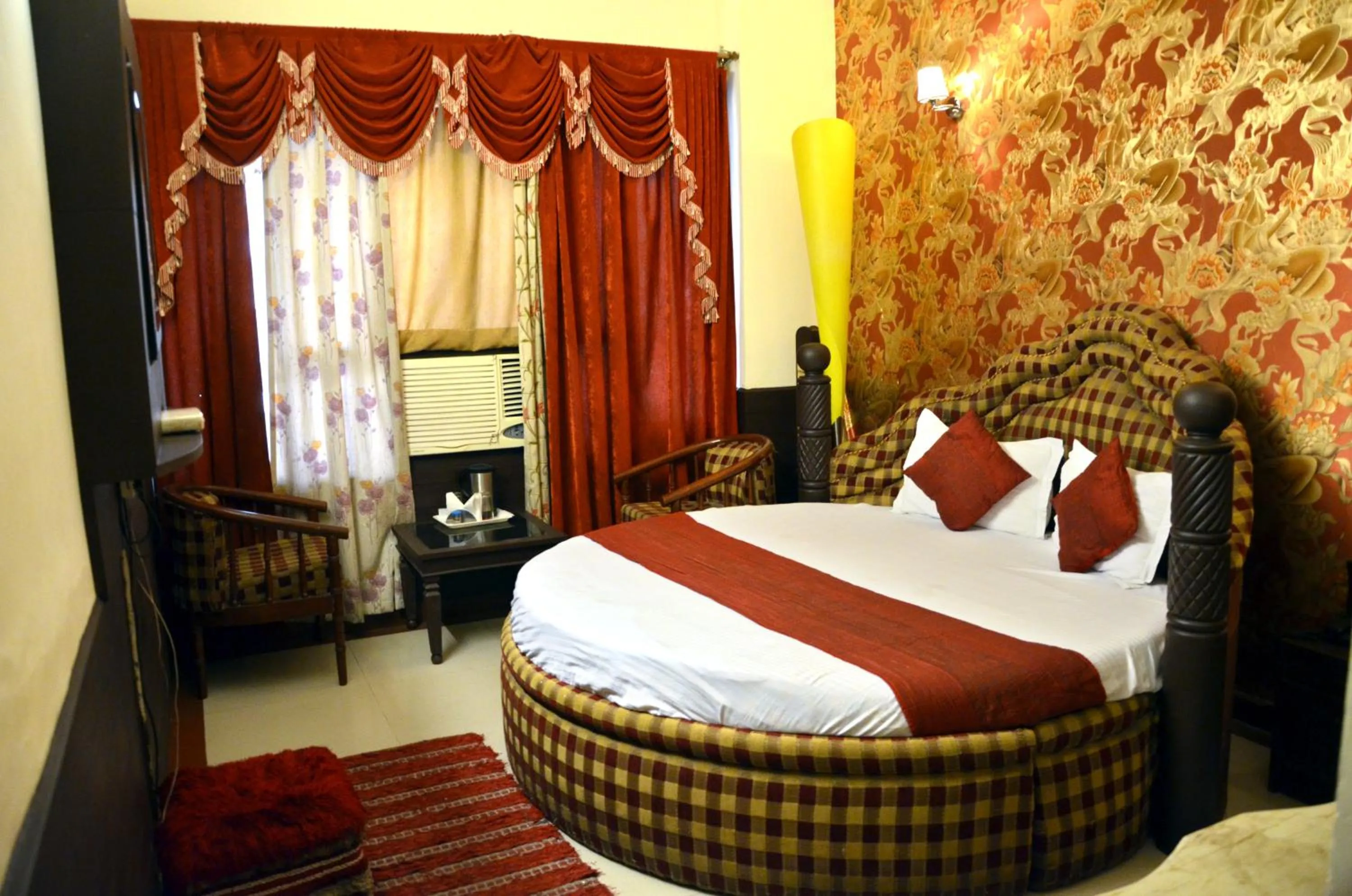 Bed in Hotel City Paradise
