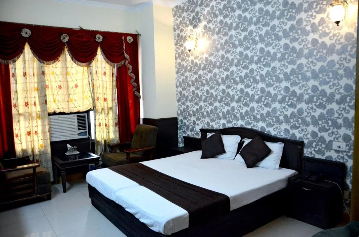 Bed in Hotel City Paradise
