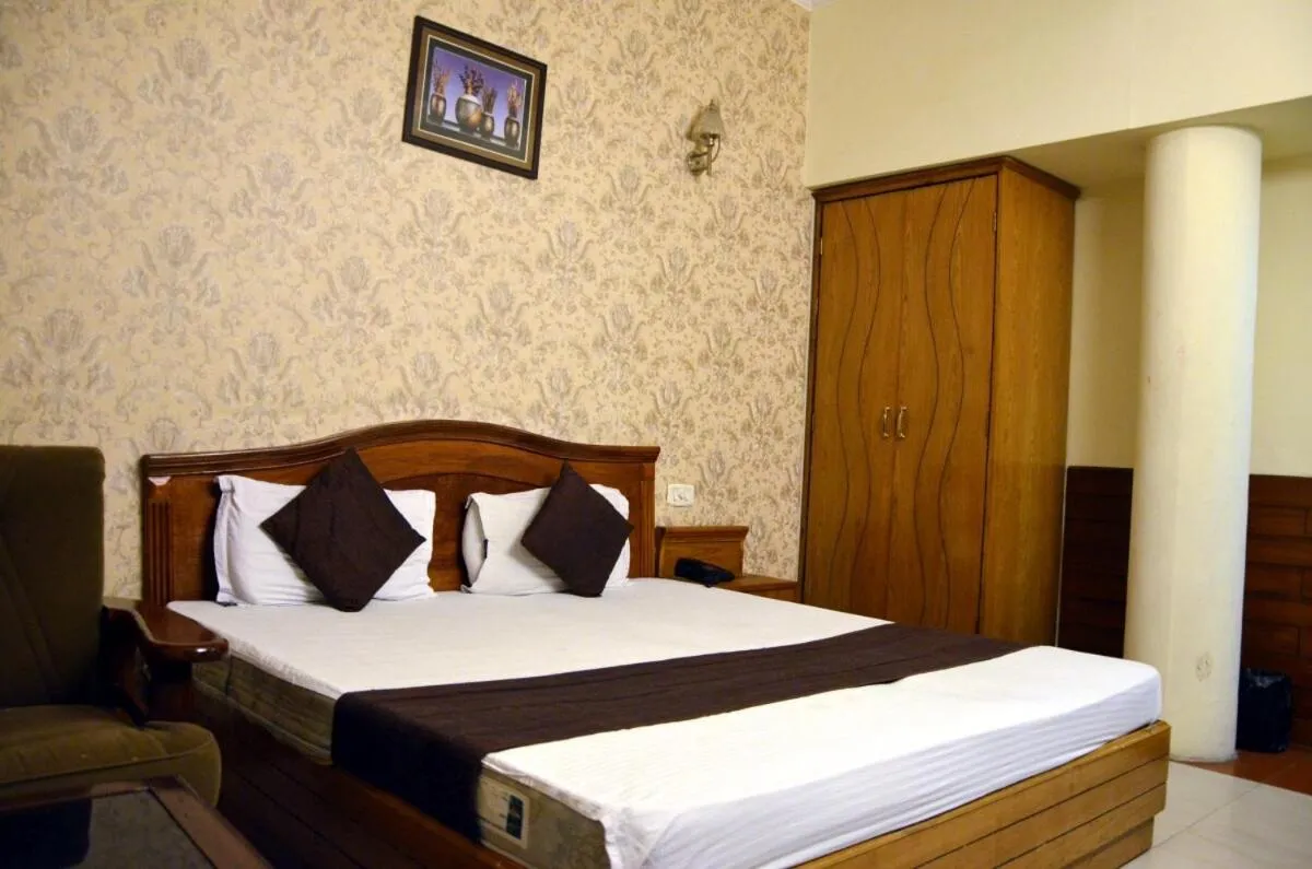 Bed in Hotel City Paradise