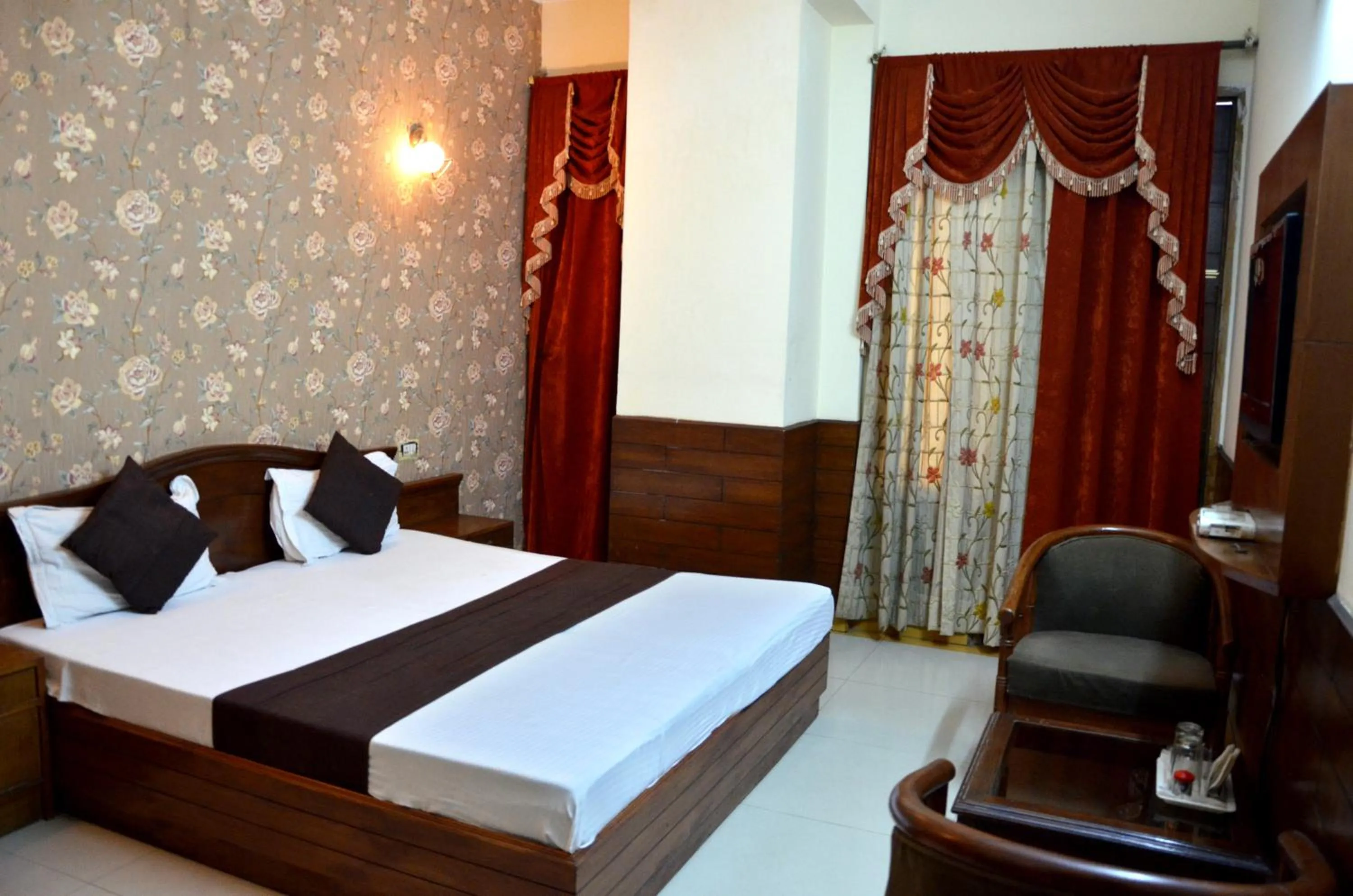 Bed in Hotel City Paradise