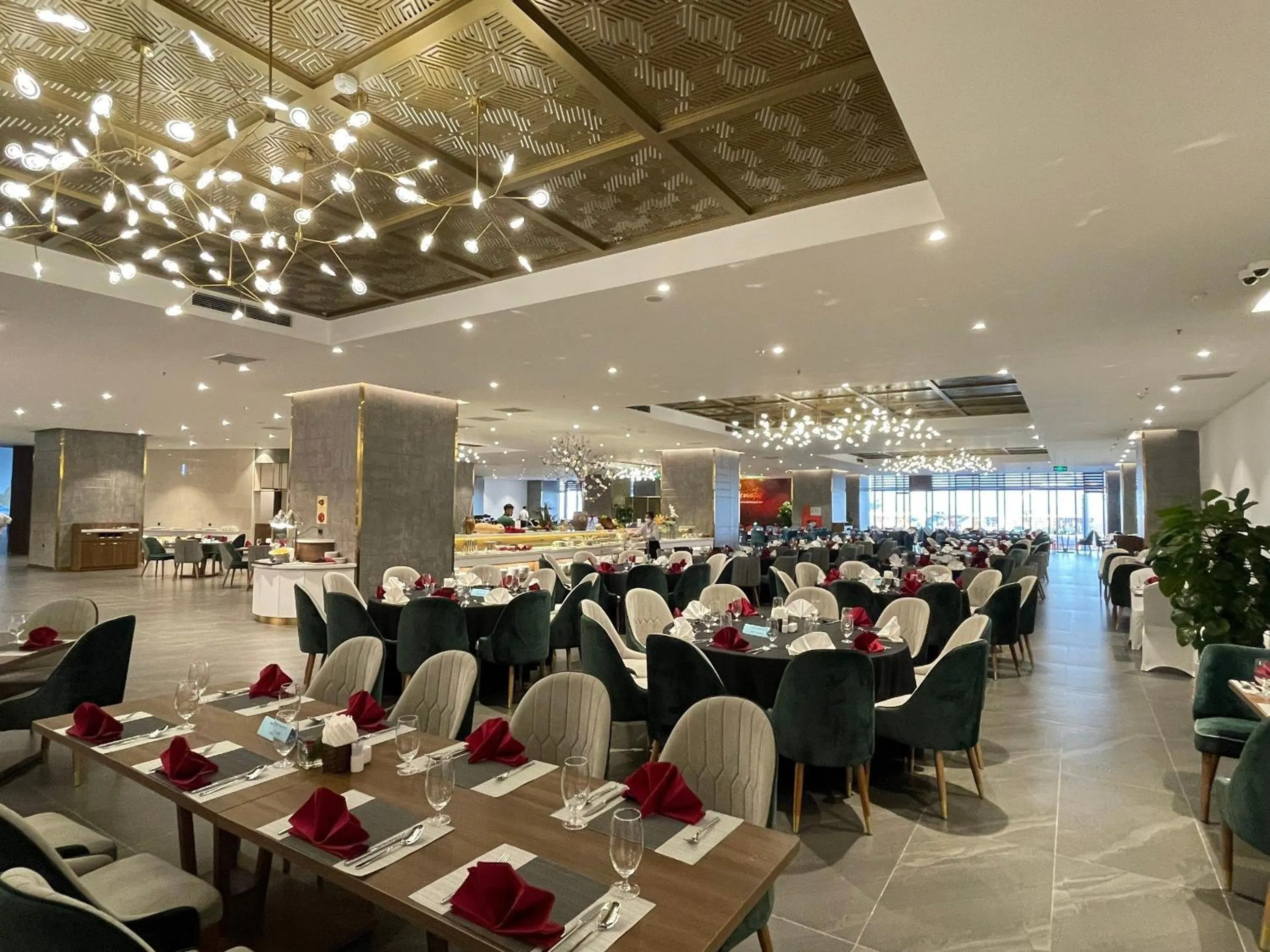 Restaurant/places to eat in Muong Thanh Luxury Ha Long Centre II