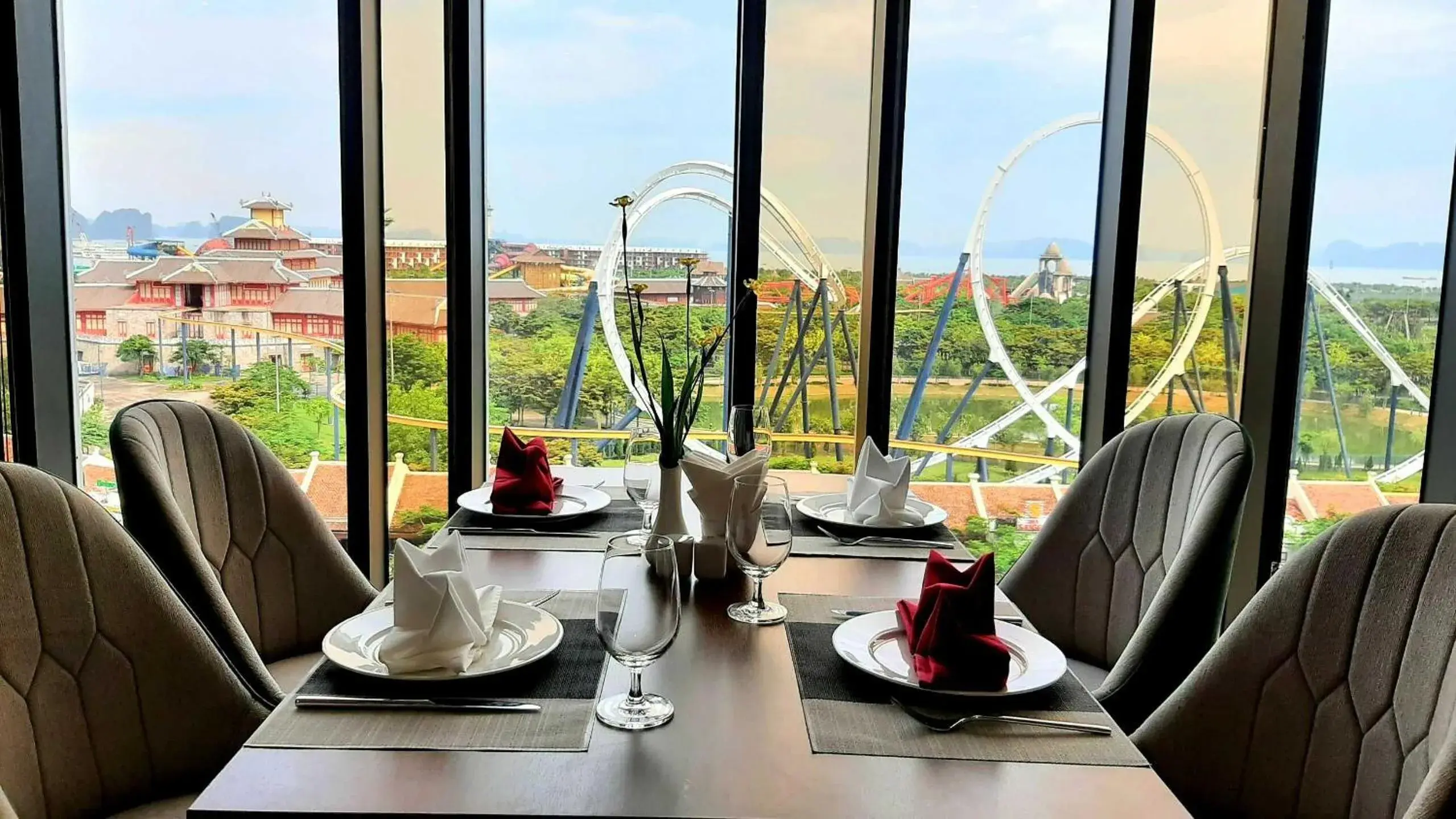 Restaurant/places to eat in Muong Thanh Luxury Ha Long Centre II Restaurant/places to eat in Muong Thanh Luxury Ha Long Centre II