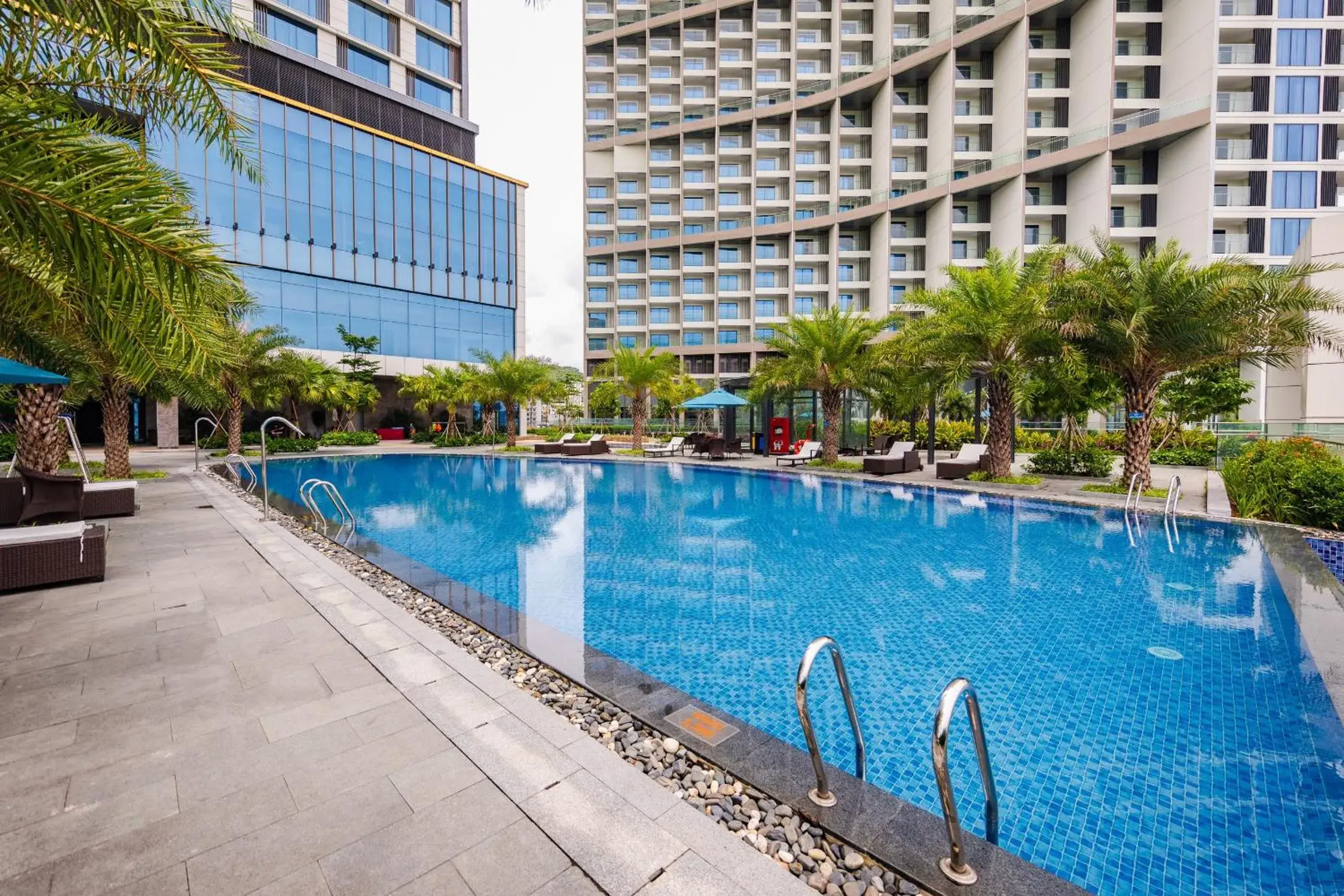Property building in Muong Thanh Luxury Ha Long Centre II Property building in Muong Thanh Luxury Ha Long Centre II