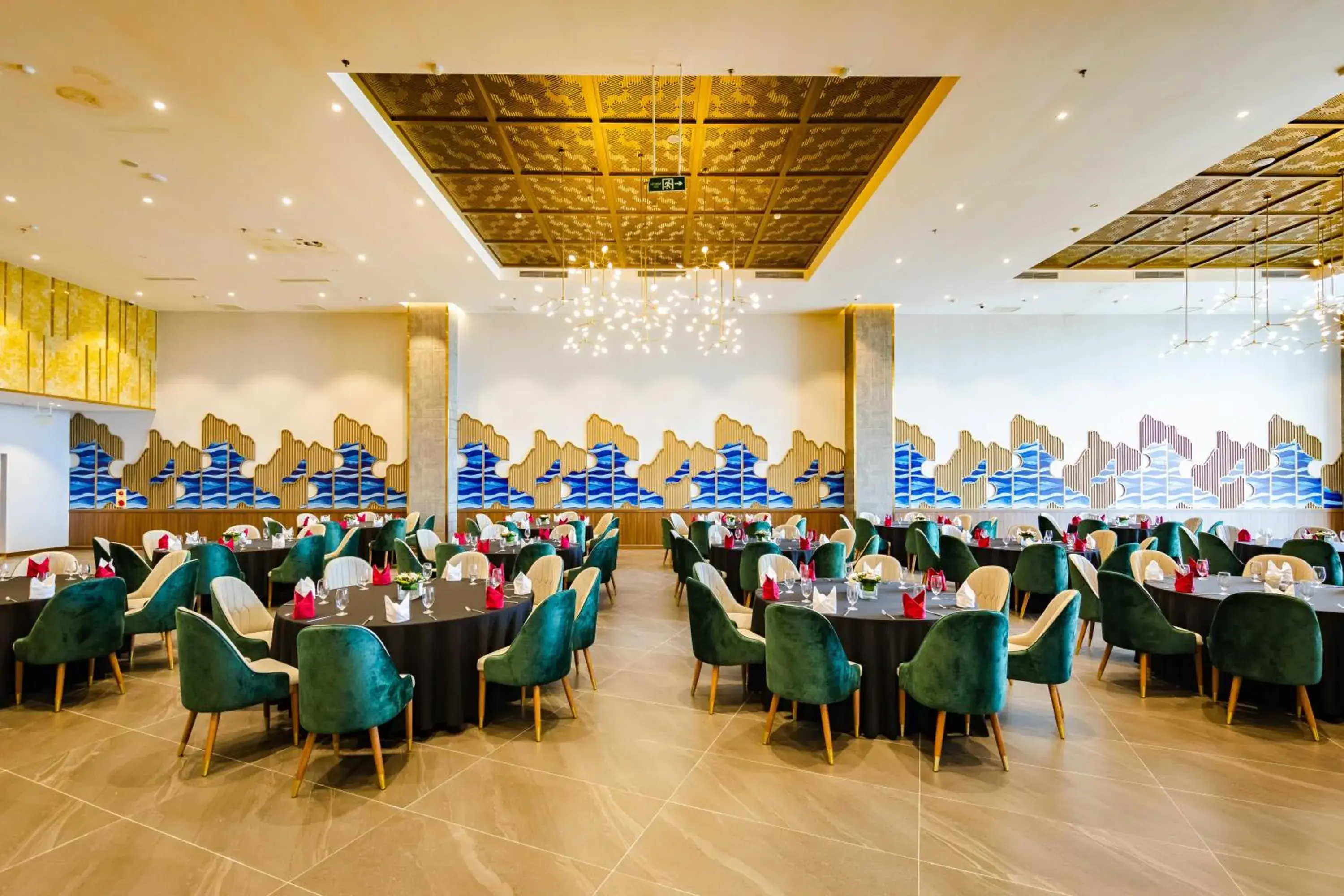 Restaurant/places to eat in Muong Thanh Luxury Ha Long Centre II Restaurant/places to eat in Muong Thanh Luxury Ha Long Centre II
