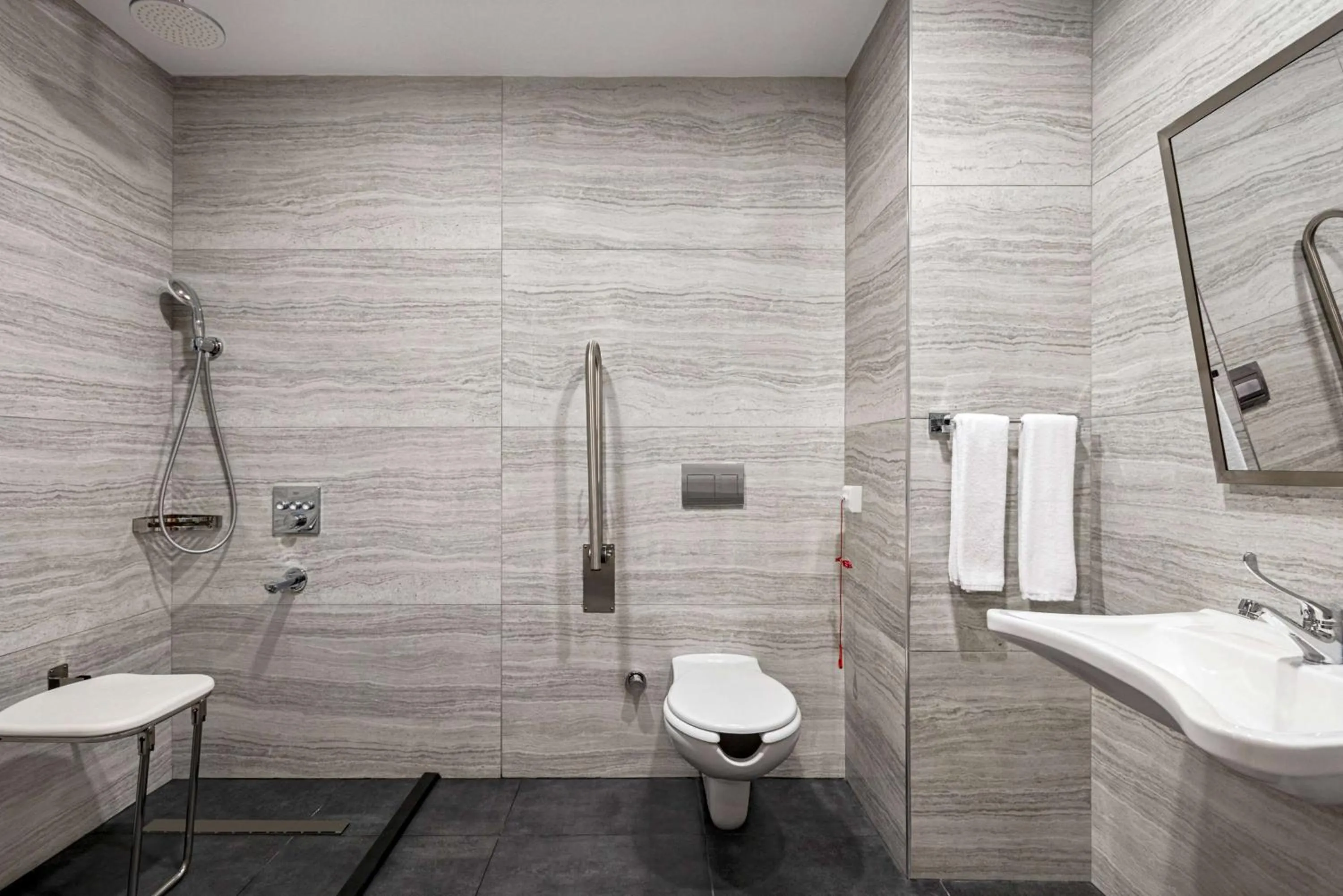 TV and multimedia in Ramada Plaza by Wyndham Ordu