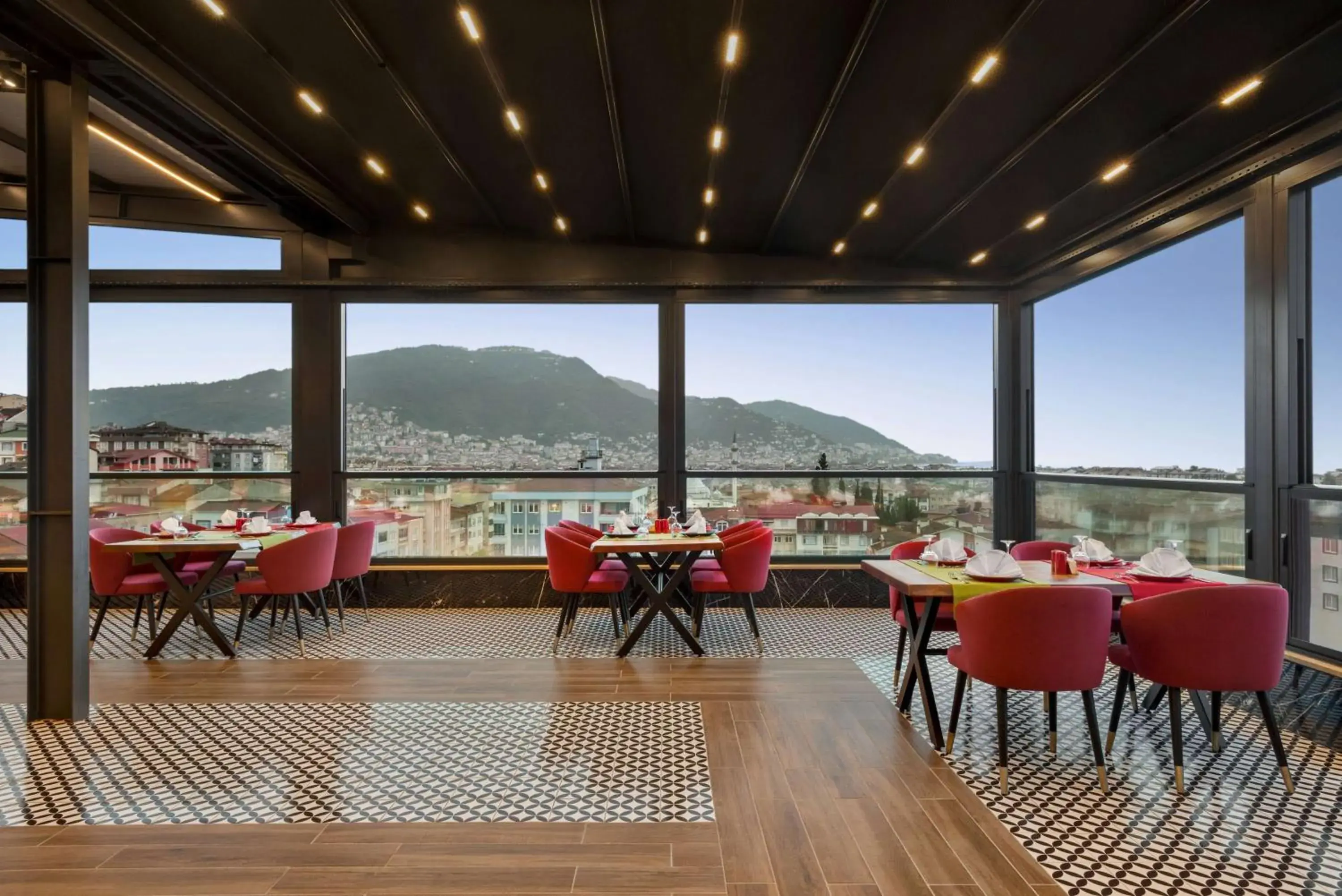 Restaurant/places to eat in Ramada Plaza by Wyndham Ordu Restaurant/places to eat in Ramada Plaza by Wyndham Ordu