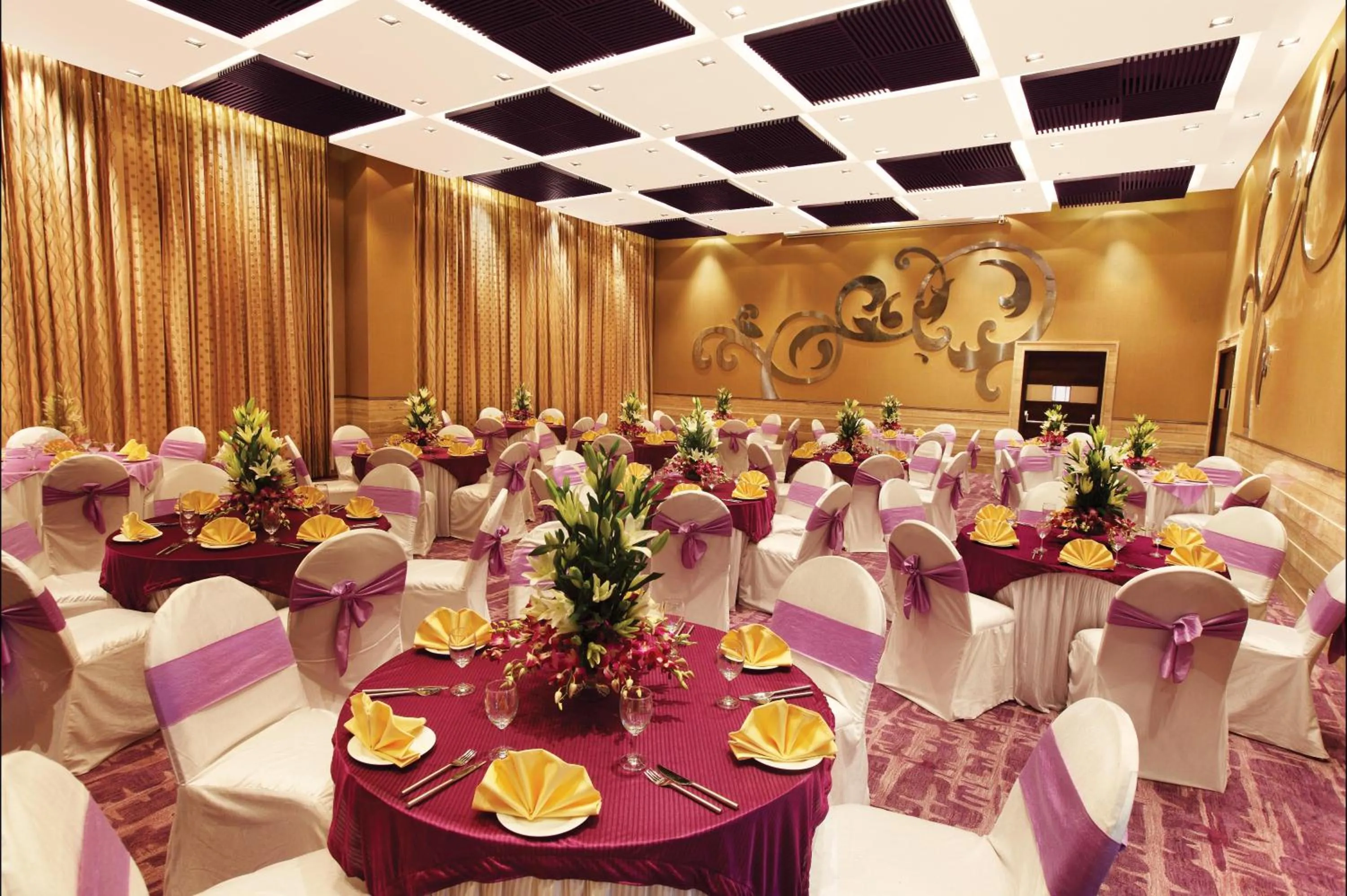 Banquet/Function facilities in Hotel Vrisa