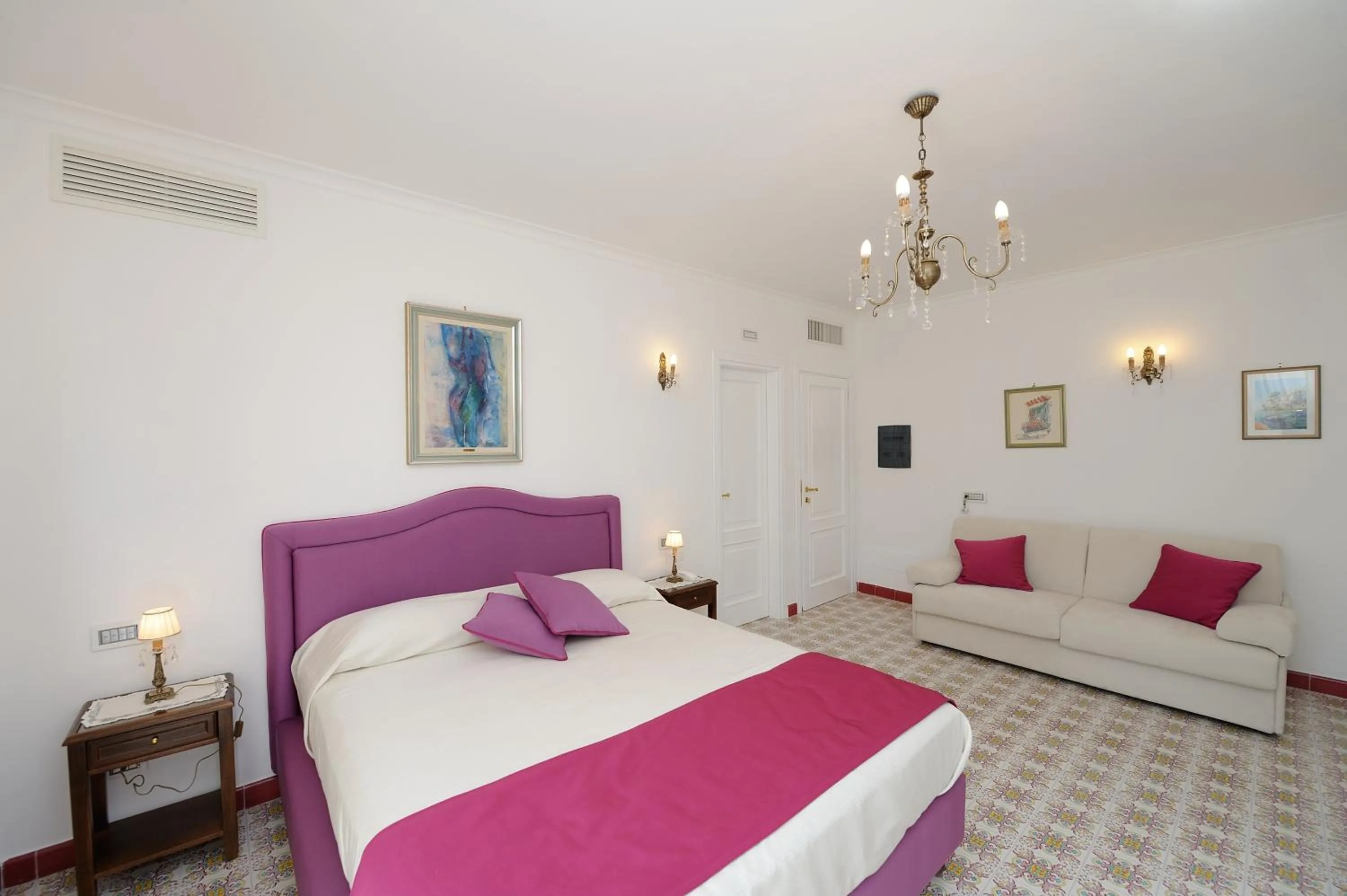 Photo of the whole room, Bed in Residenza Luce