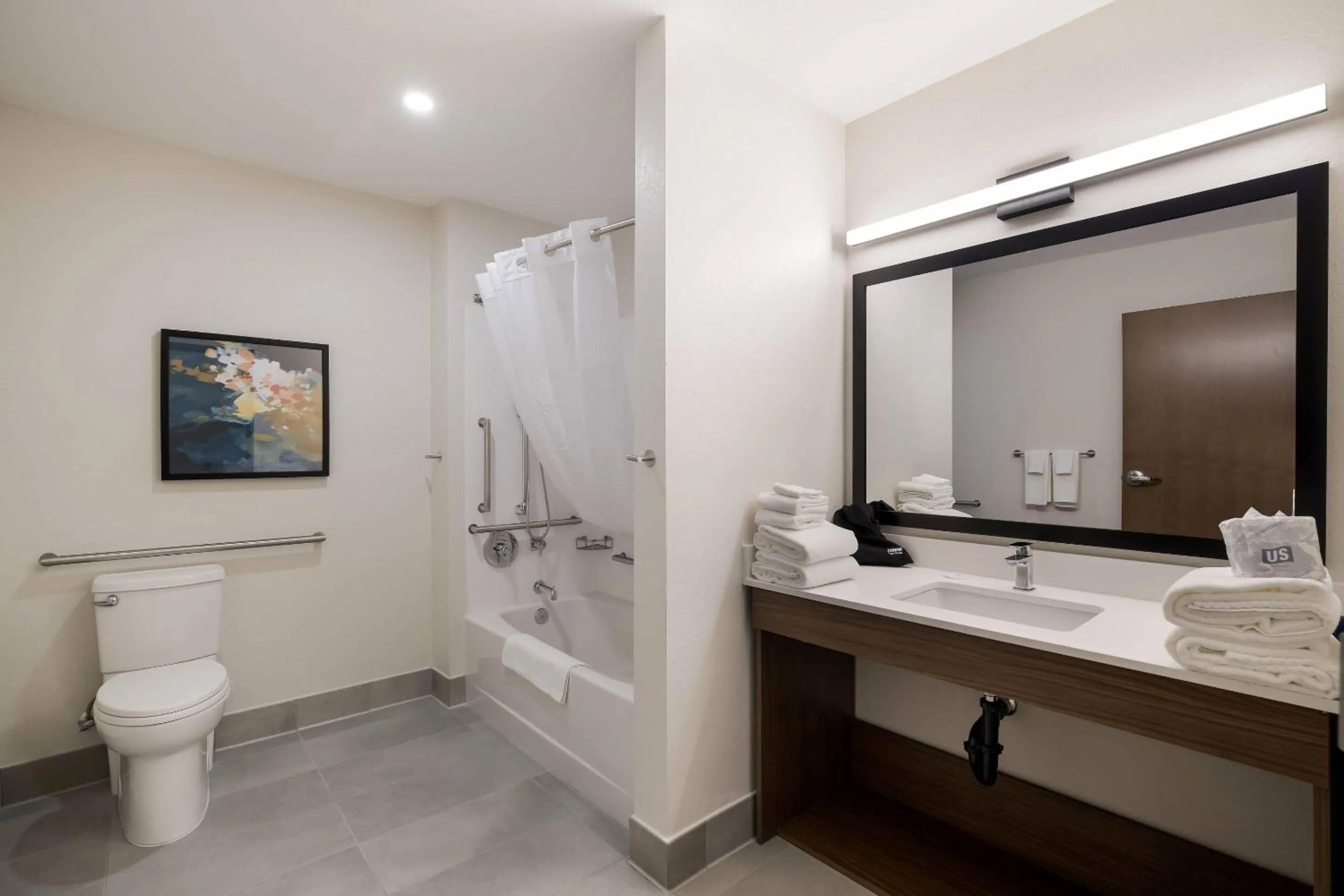 Bedroom in Everhome Suites Corona