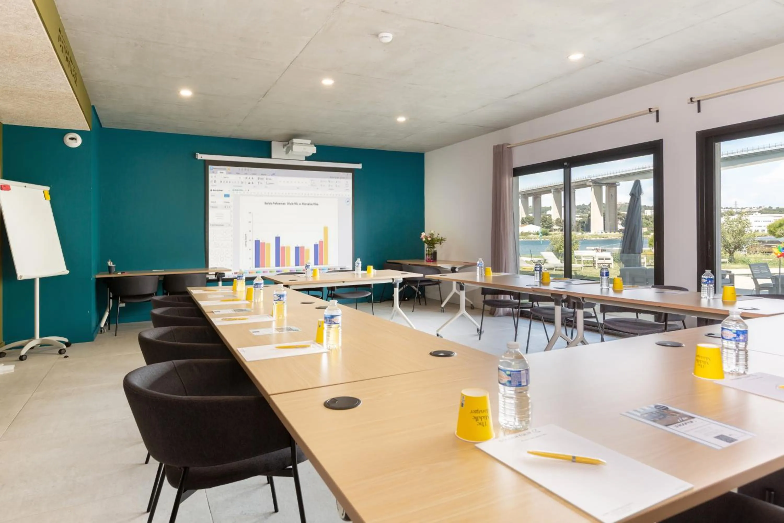 Meeting/conference room in Golden Tulip Hotel & Rooftop Martigues Provence