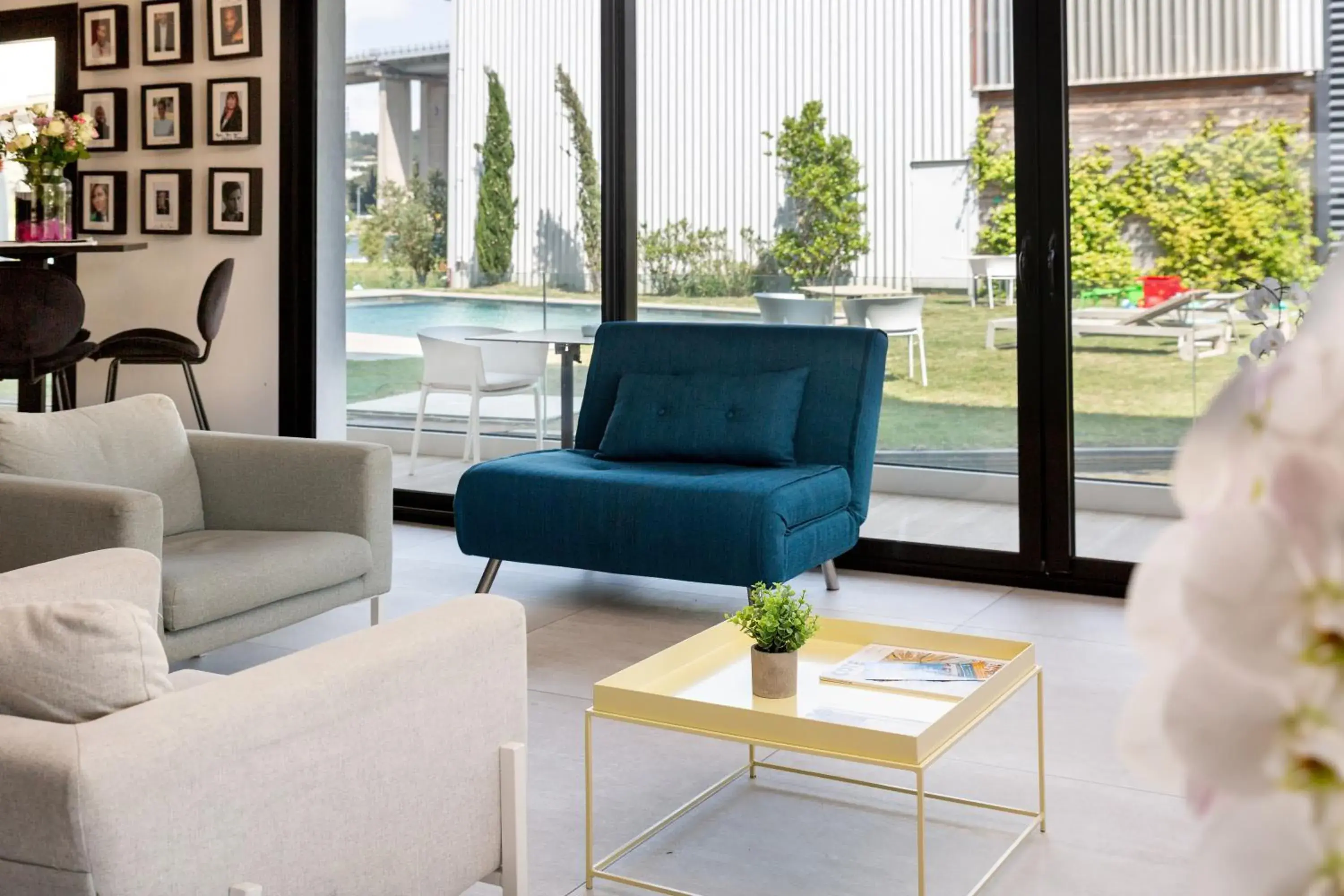 Lobby or reception in Golden Tulip Hotel & Rooftop Martigues Provence Lobby or reception in Golden Tulip Hotel & Rooftop Martigues Provence