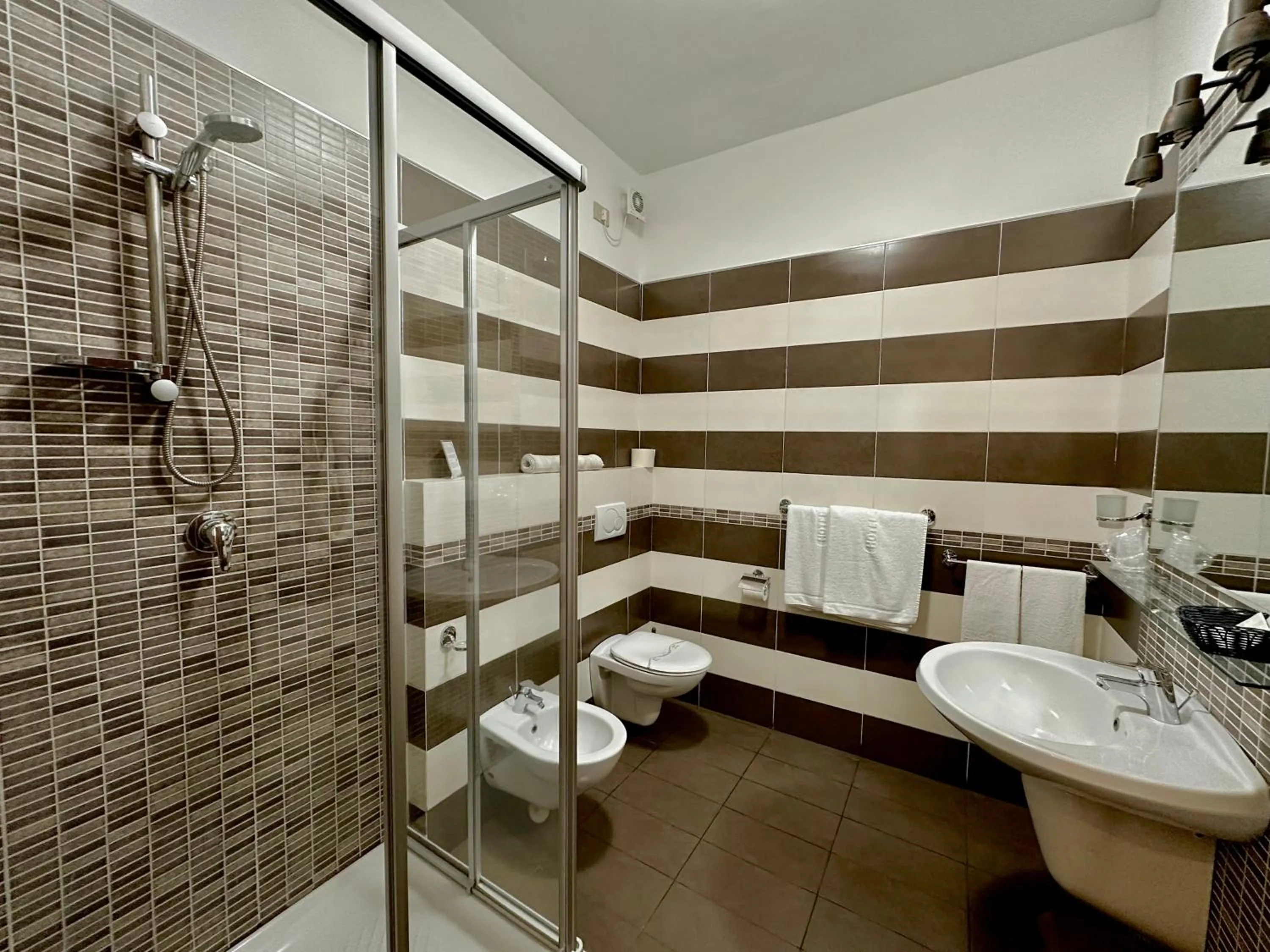 Shower in Hotel Soleado