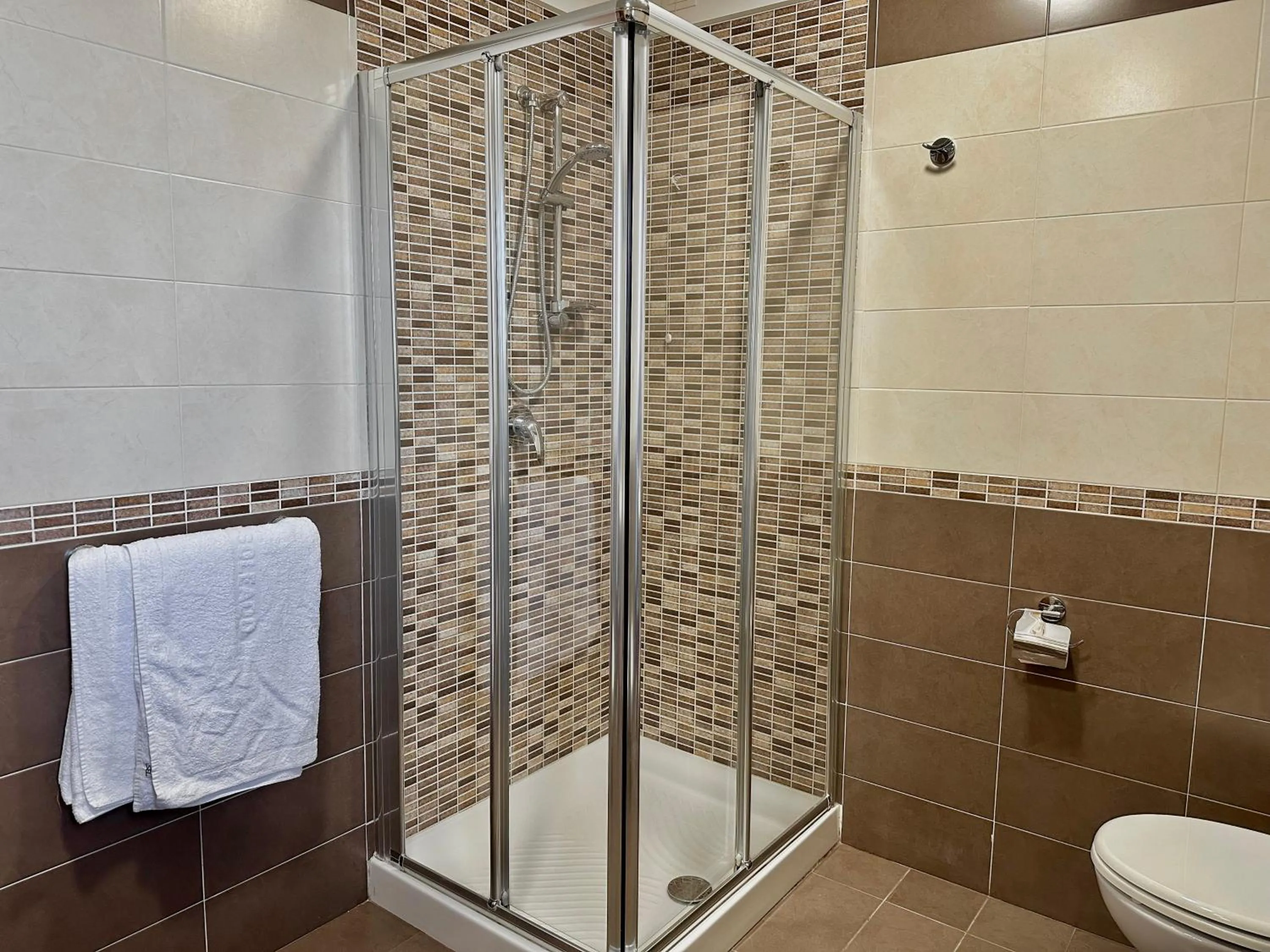 Shower in Hotel Soleado