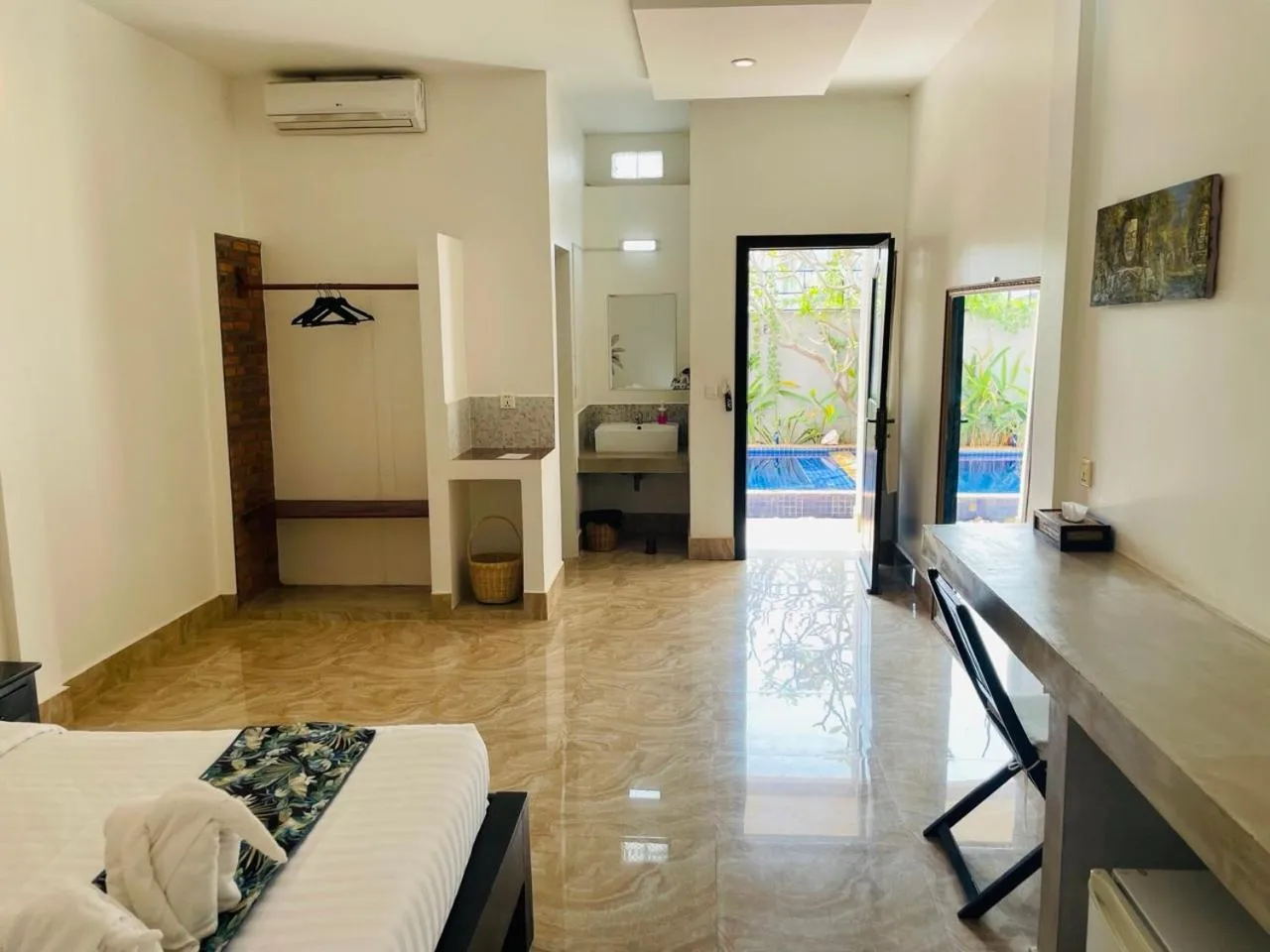 Swimming pool, Bed in Villa Agati